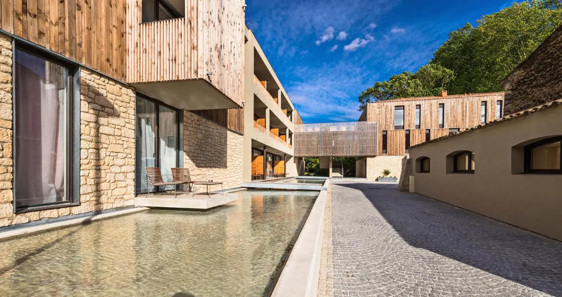 Property Building in Le Moulin de Vernègues Hôtel & Spa