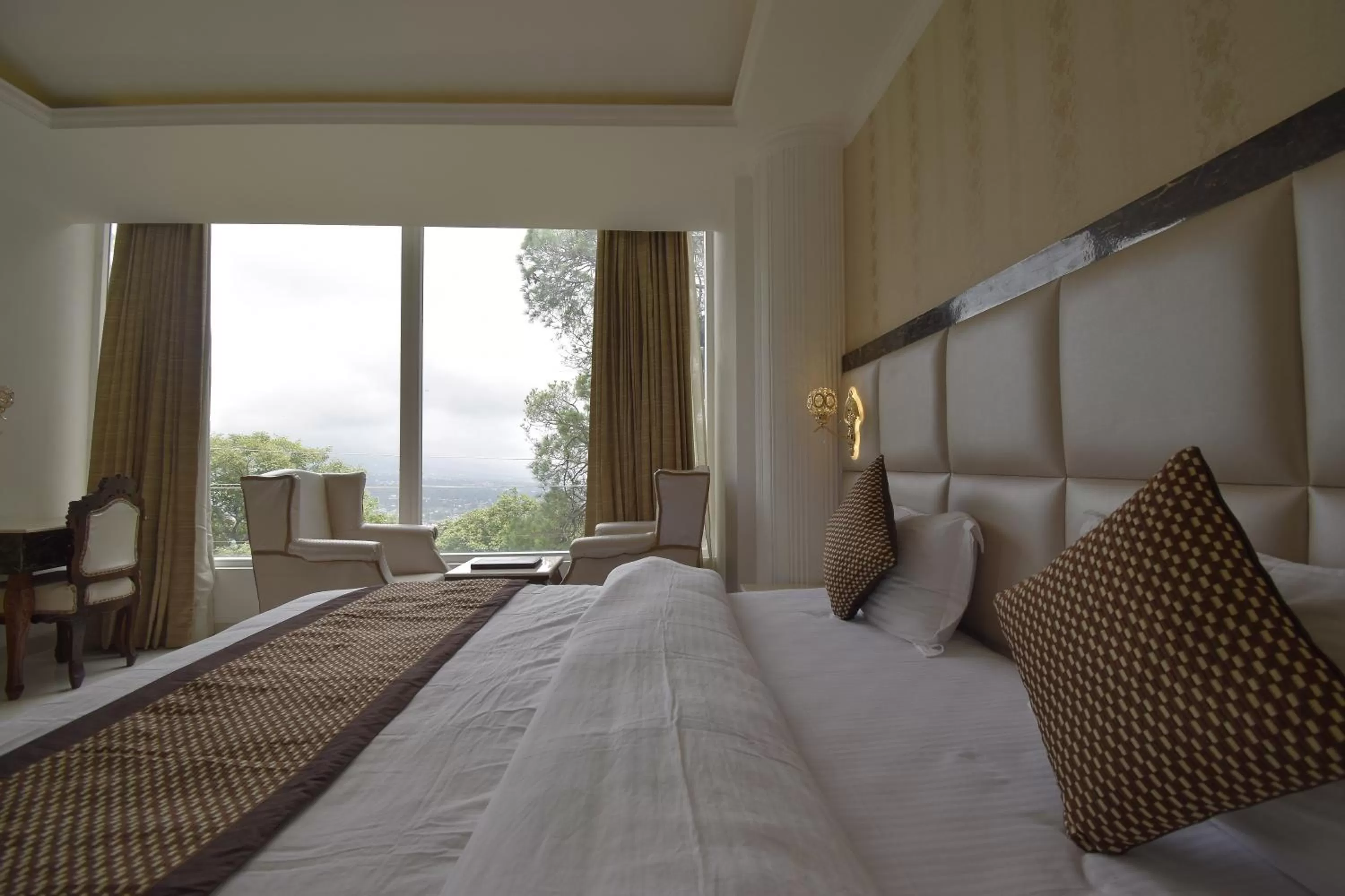 Bed in The Royal Castle AC Centralized