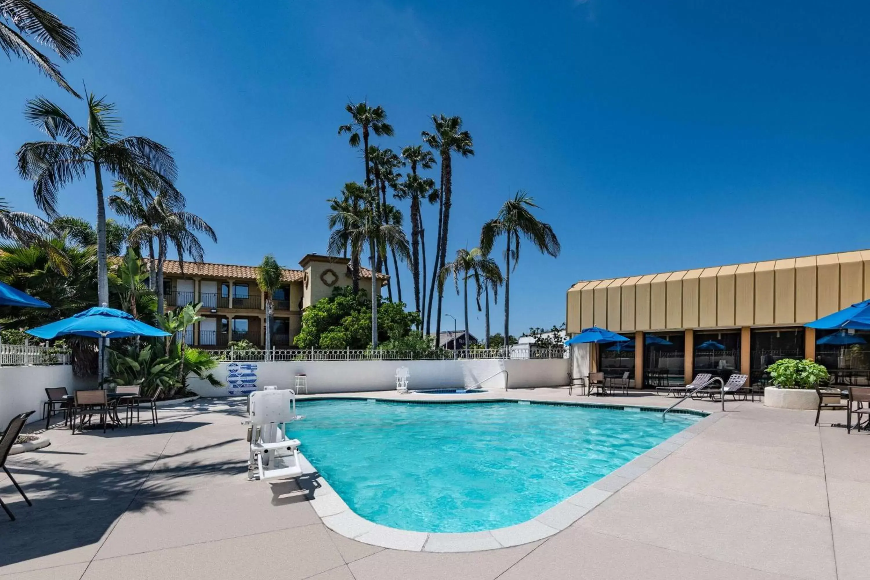 Activities, Swimming Pool in Wyndham Garden San Diego