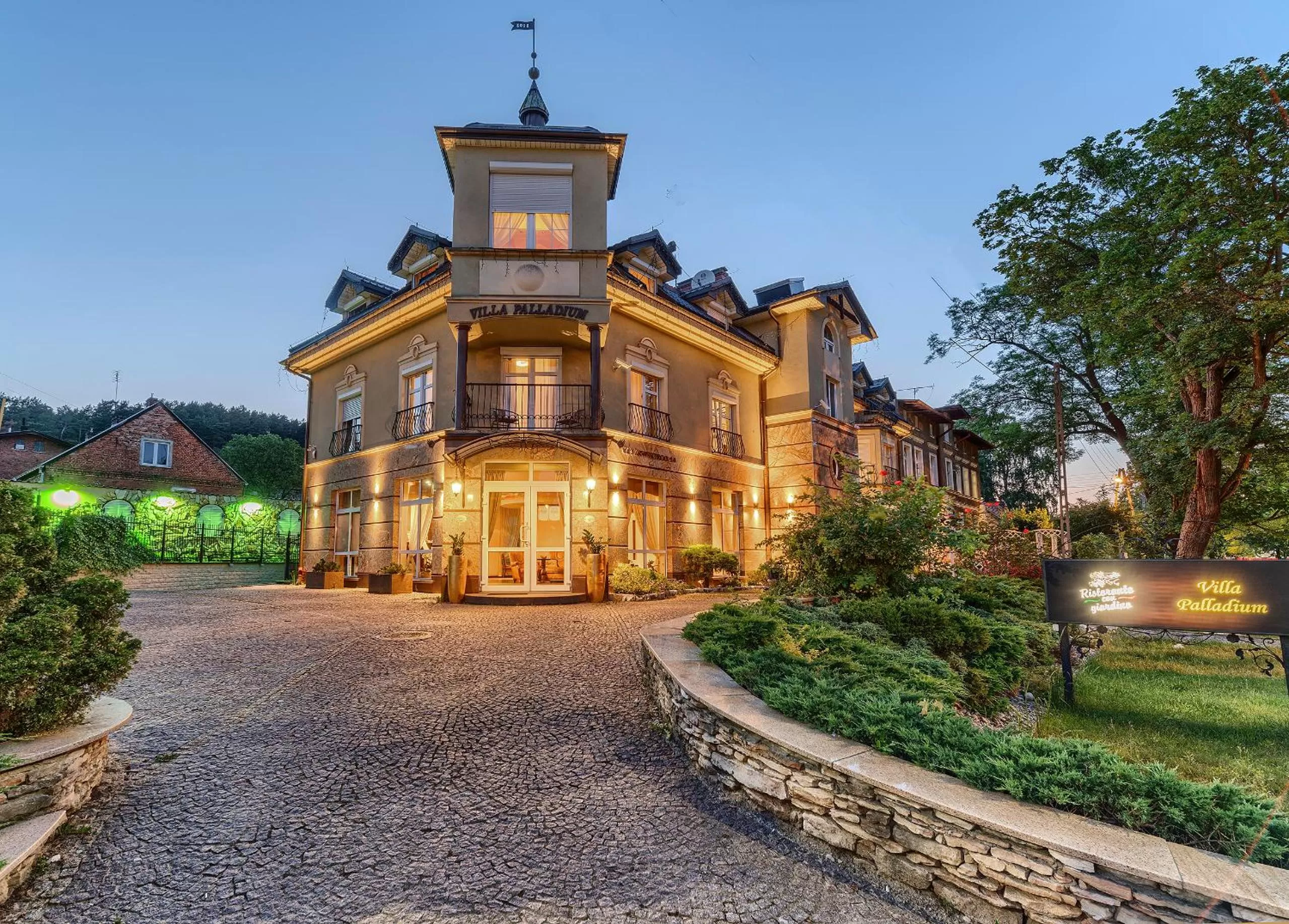 Property building in Villa Palladium