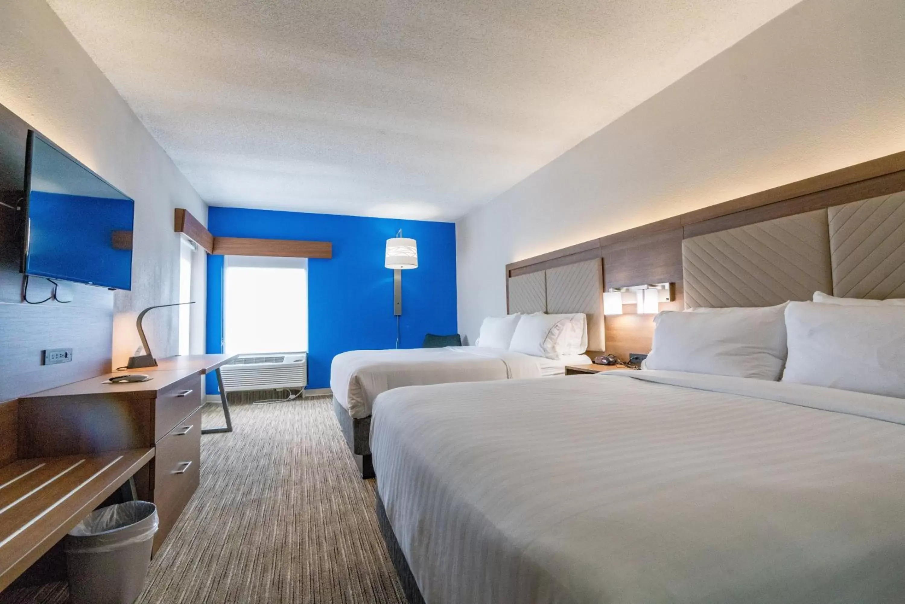 Photo of the whole room, Bed in Holiday Inn Express Hotel & Suites Nashville Brentwood 65S