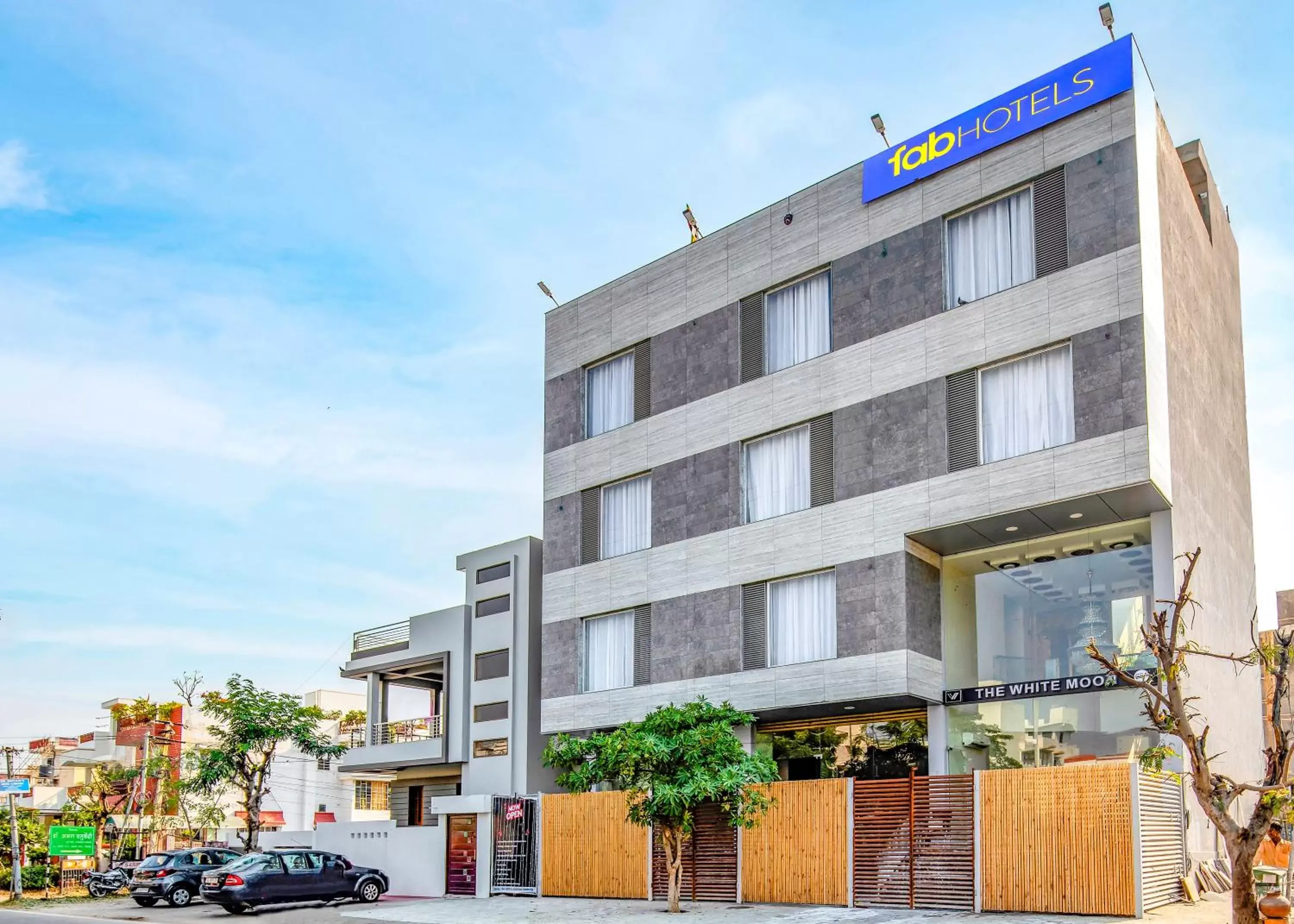 Property building in FabHotel The White Moon Property building in FabHotel The White Moon