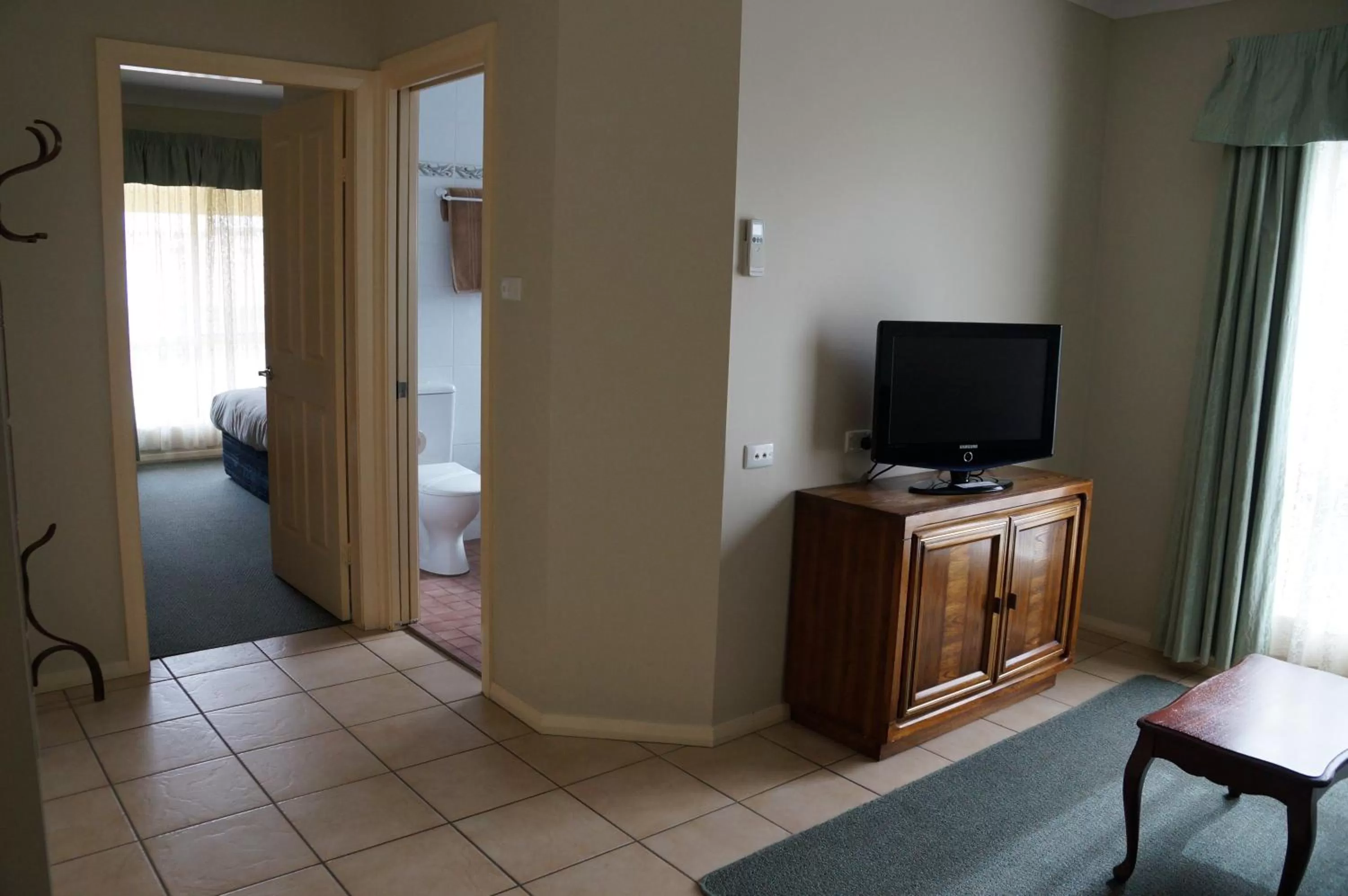 Living room in Green Gables Motel