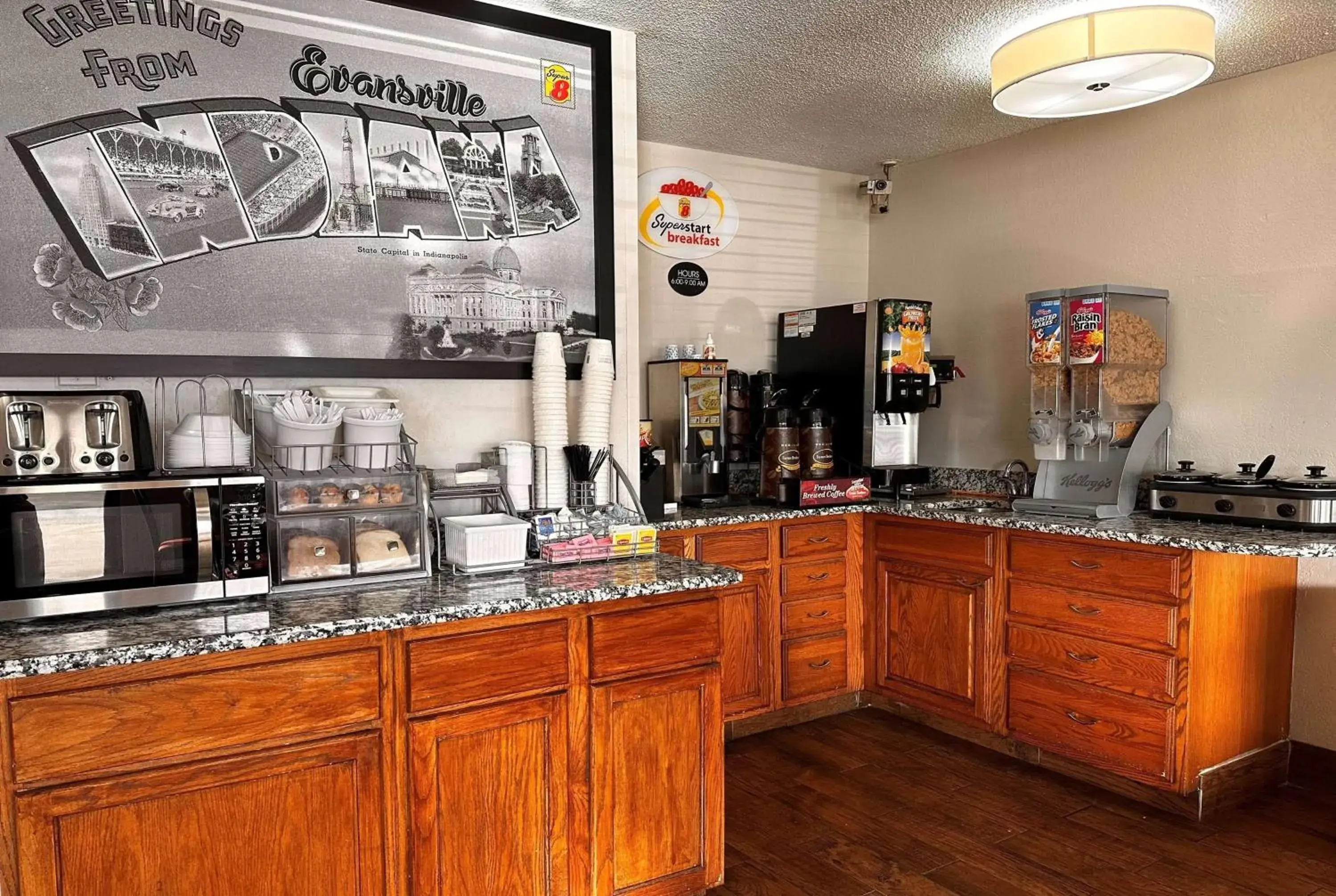 Breakfast, Restaurant/Places to Eat in Super 8 by Wyndham Evansville East