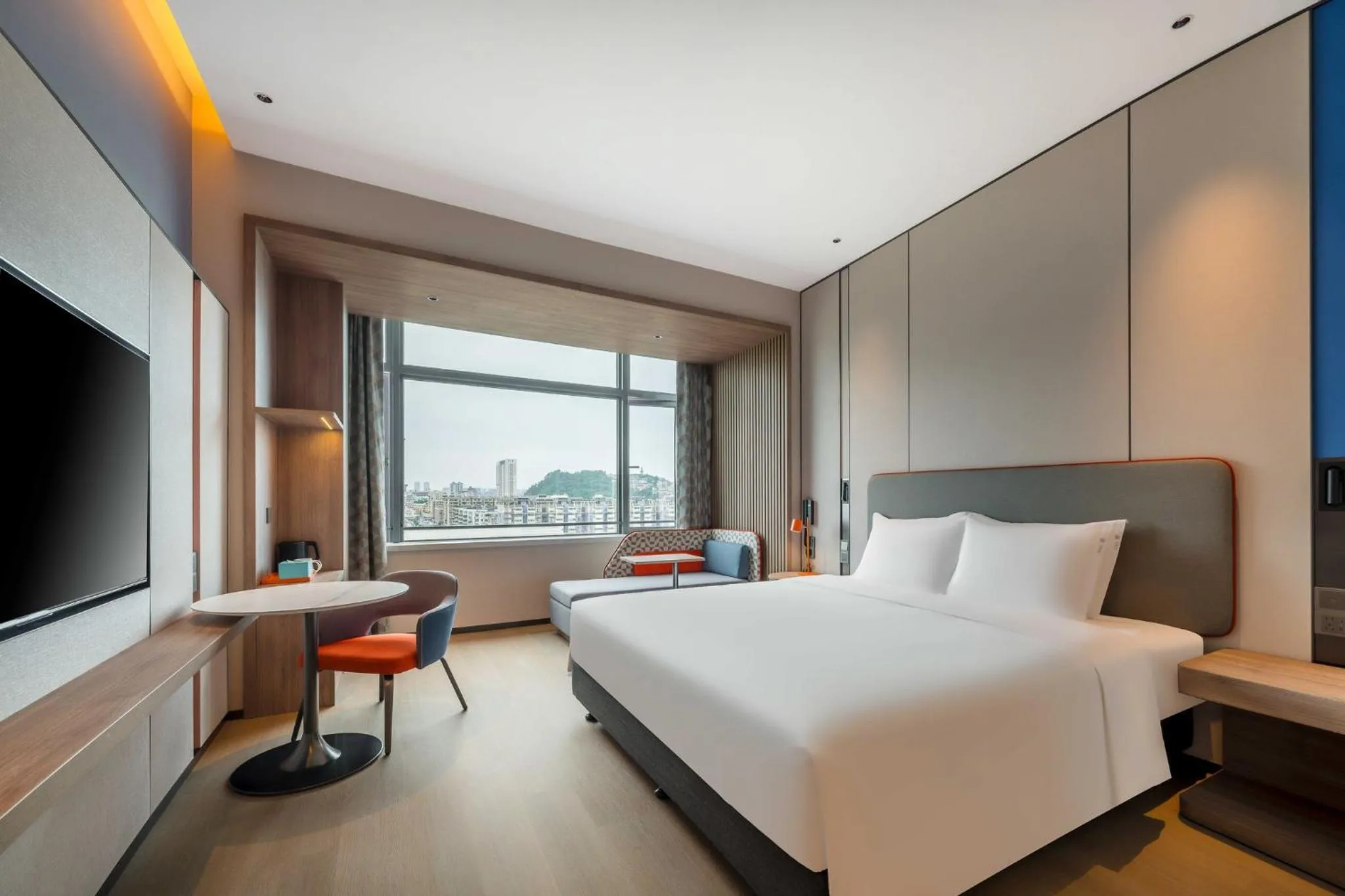 Photo of the whole room in Holiday Inn Express Jiangmen East Station by IHG
