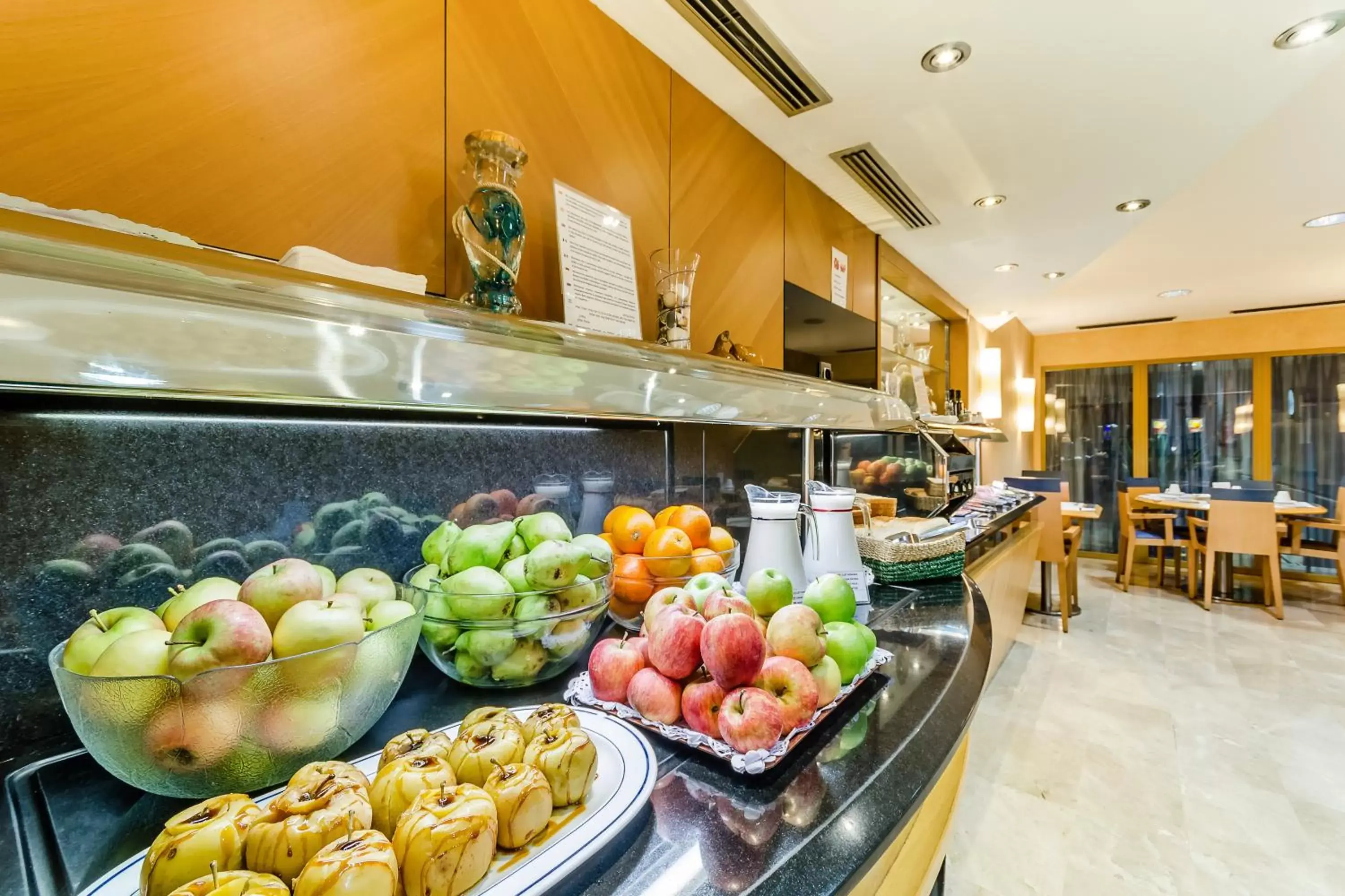 Buffet breakfast in Hotel del Mar