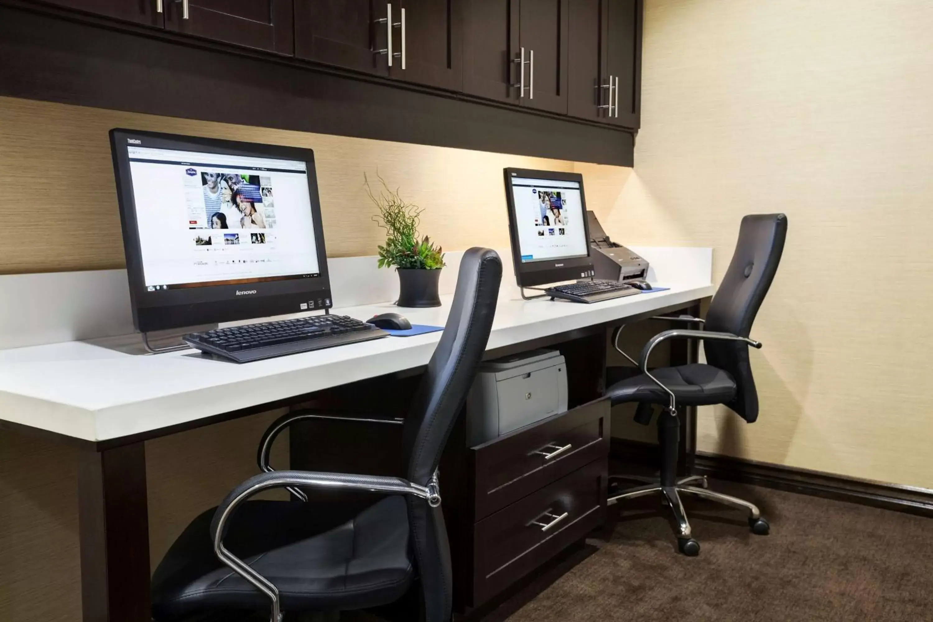 Business facilities, Business Area/Conference Room in Hampton Inn Los Angeles Int'l Airport/Hawthorne