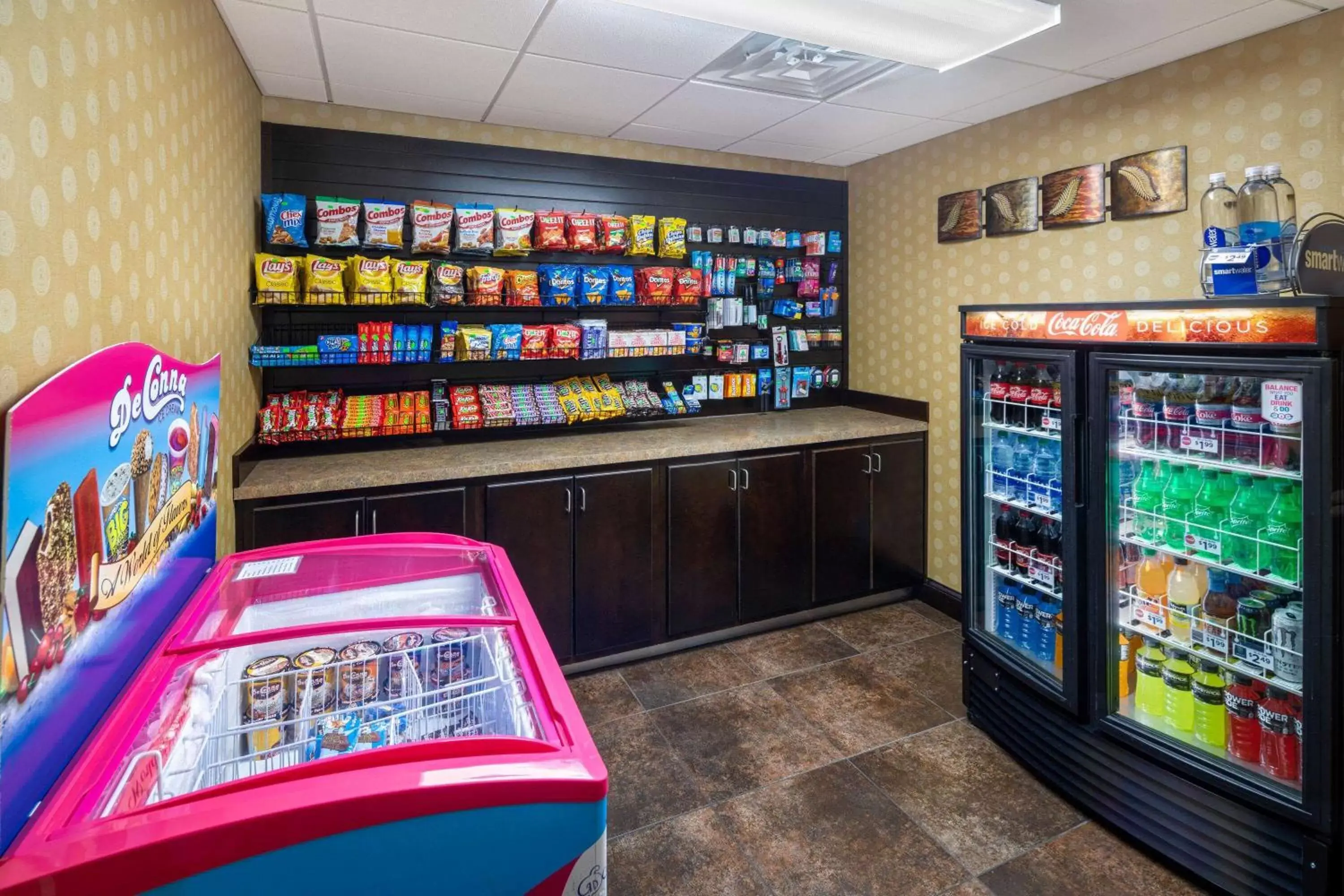 Food and drinks in La Quinta by Wyndham Warner Robins - Robins AFB Food and drinks in La Quinta by Wyndham Warner Robins - Robins AFB