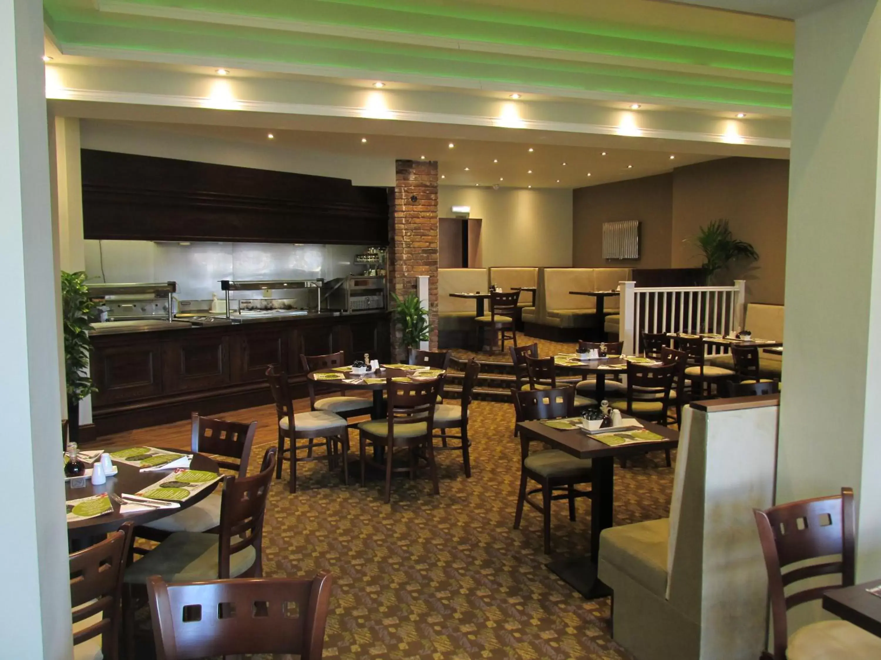 Restaurant/Places to Eat in The Harboro Hotel