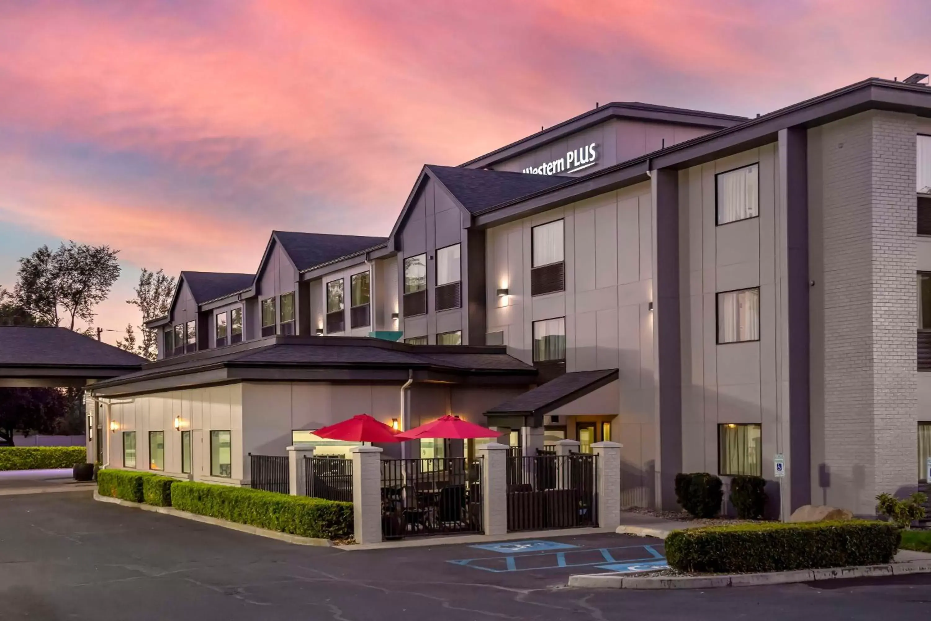 Property Building in Best Western Plus Spokane North