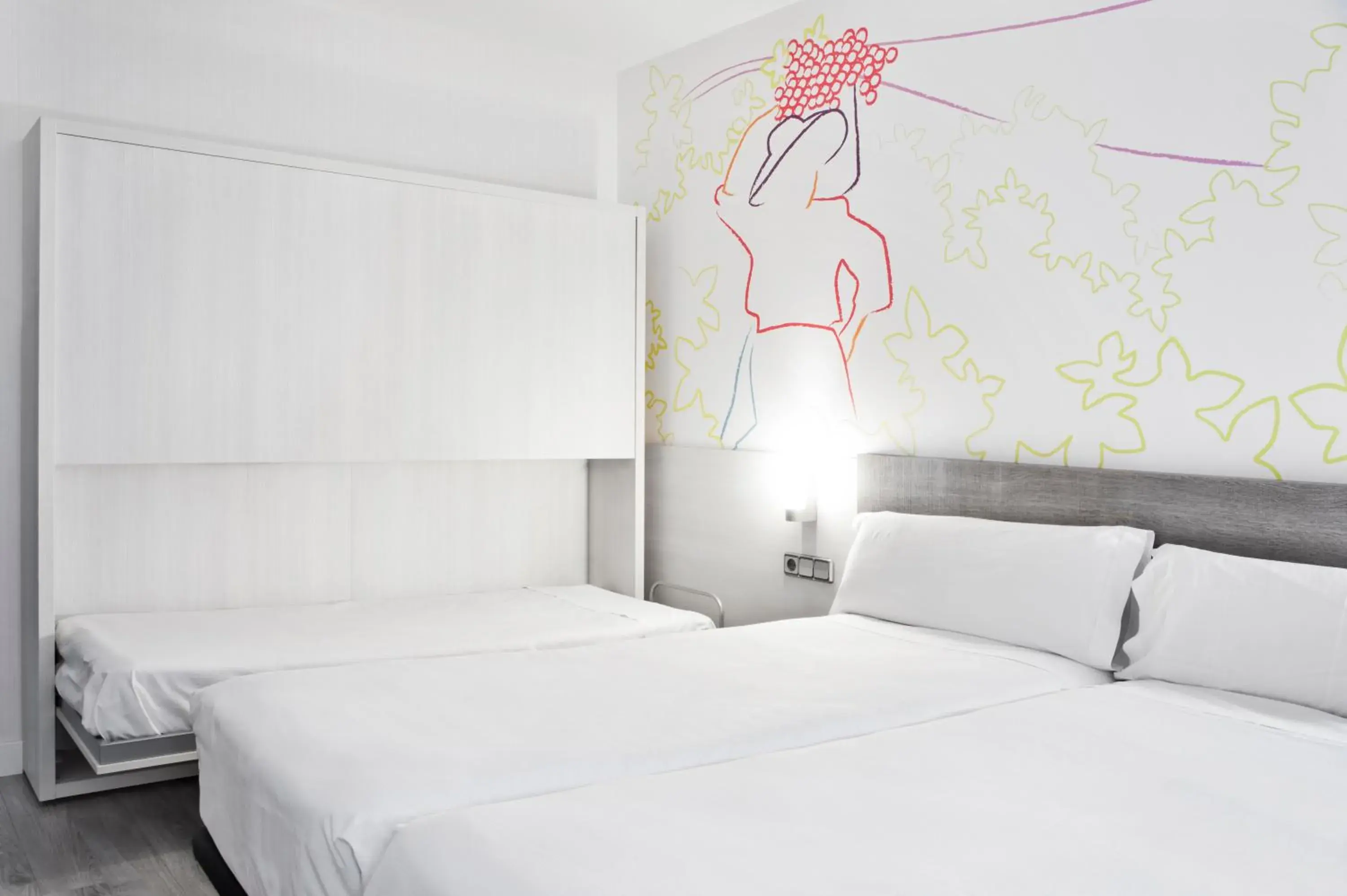Bed in Ibis Styles Madrid Prado
