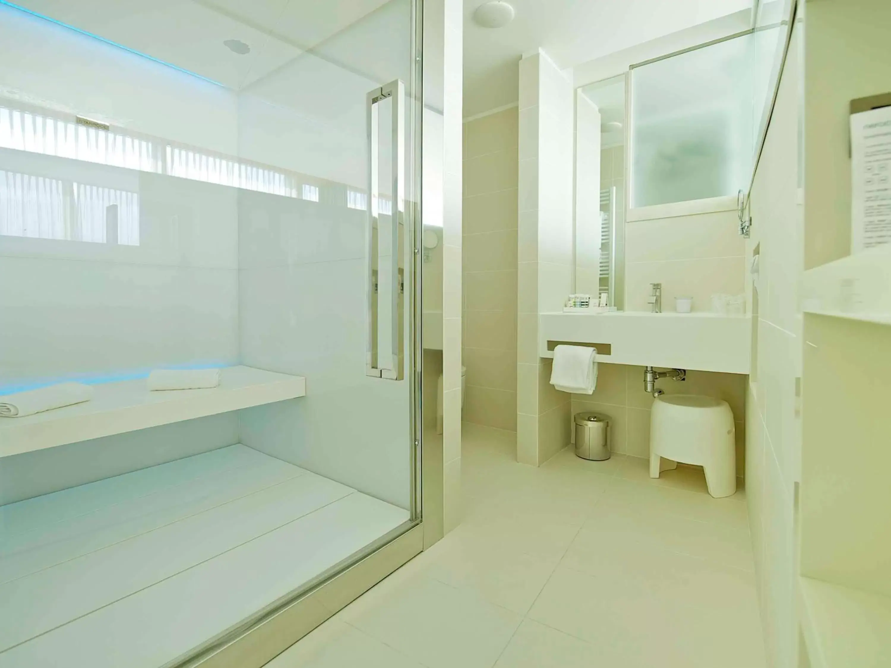 Spa and wellness centre/facilities, Bathroom in Mercure Nerocubo Rovereto