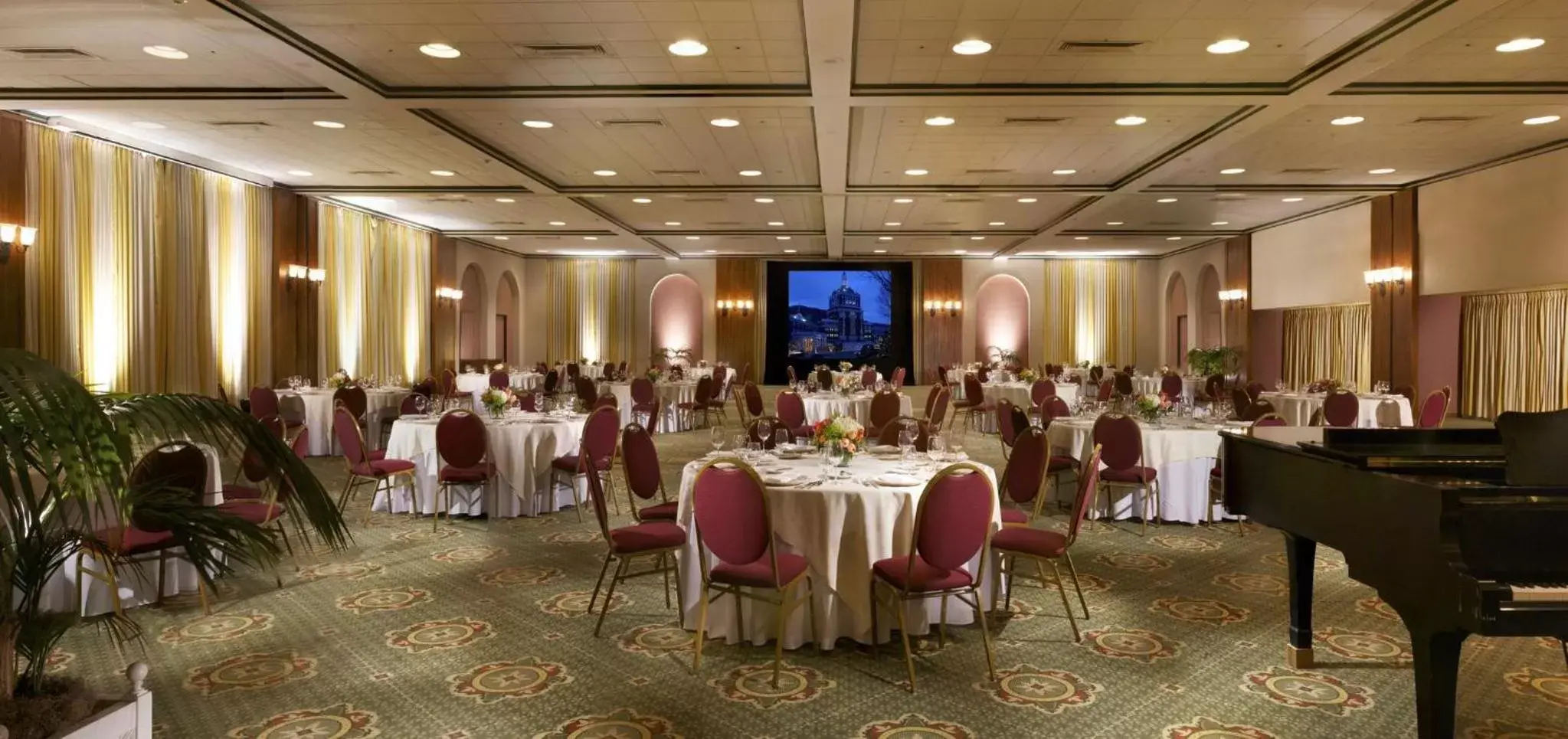 Banquet/Function facilities, Restaurant/Places to Eat in The Omni Homestead Resort