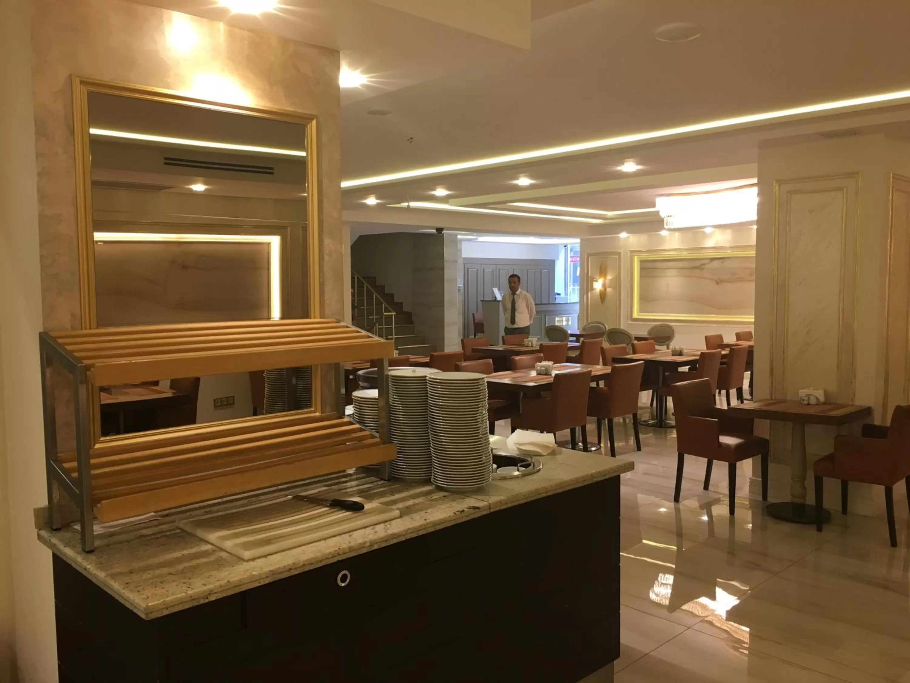 Restaurant/places to eat in Laleli Gonen Hotel