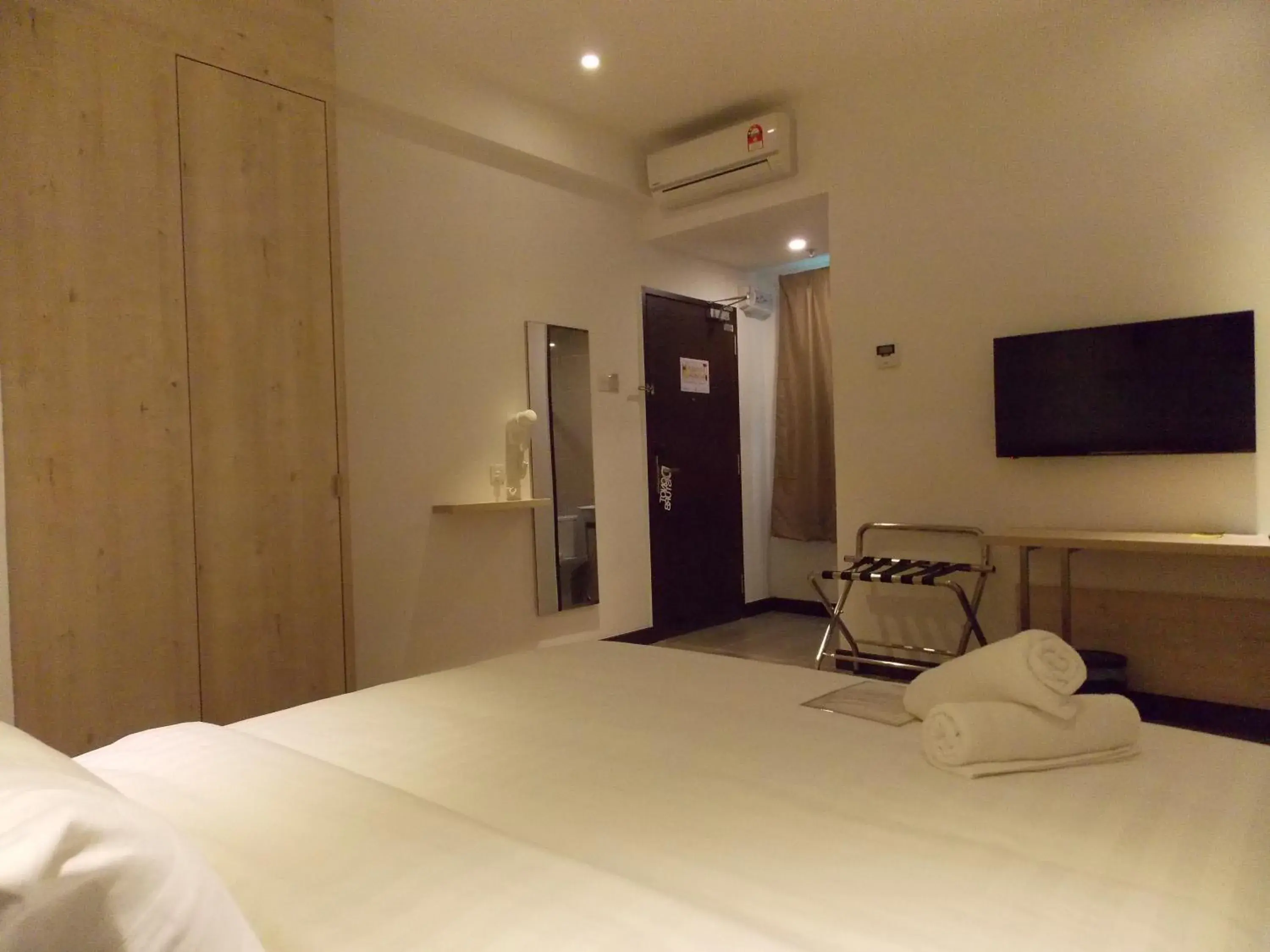 Photo of the whole room, Bed in Fuller Hotel Kulim
