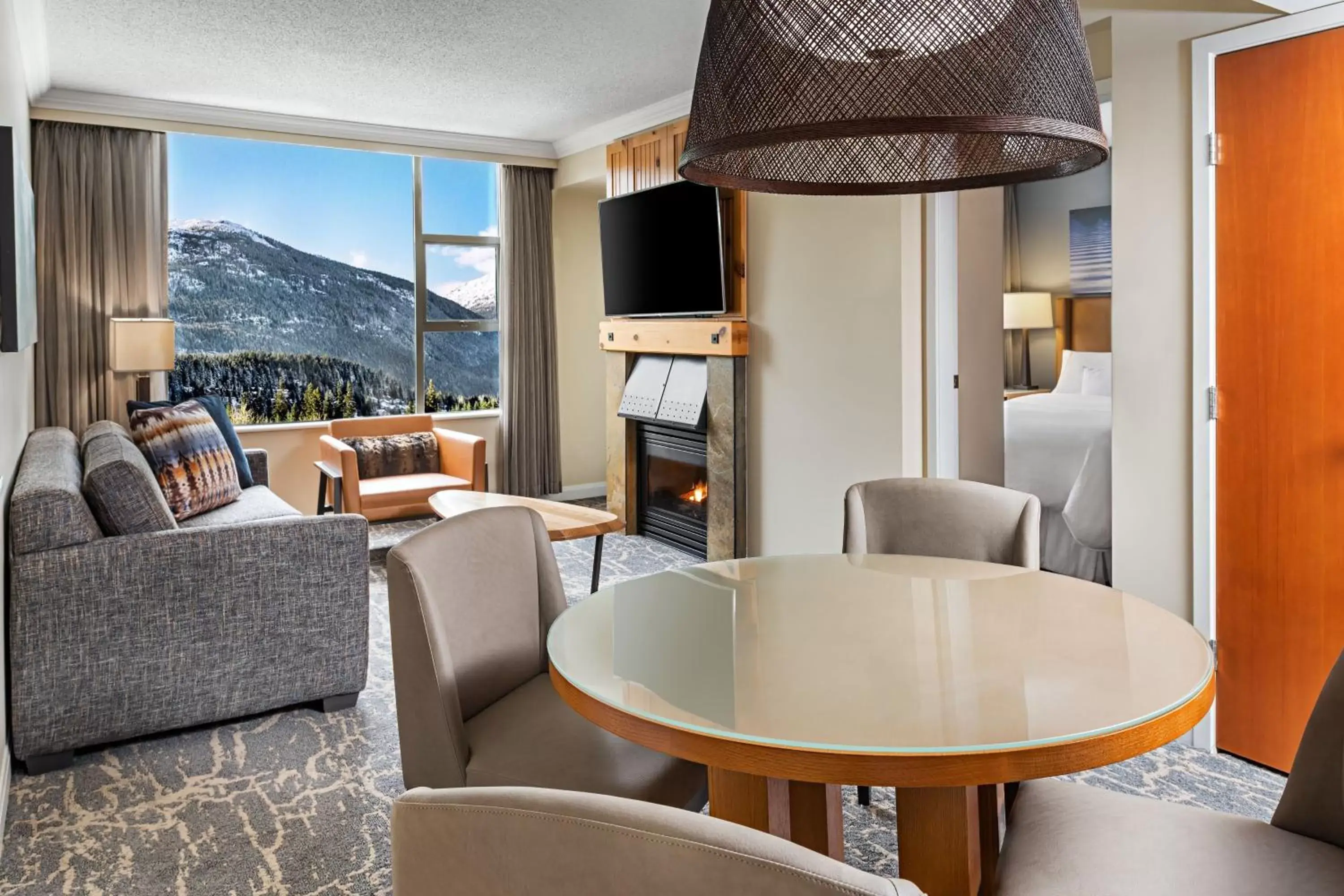 Living room, Seating Area in The Westin Resort & Spa, Whistler