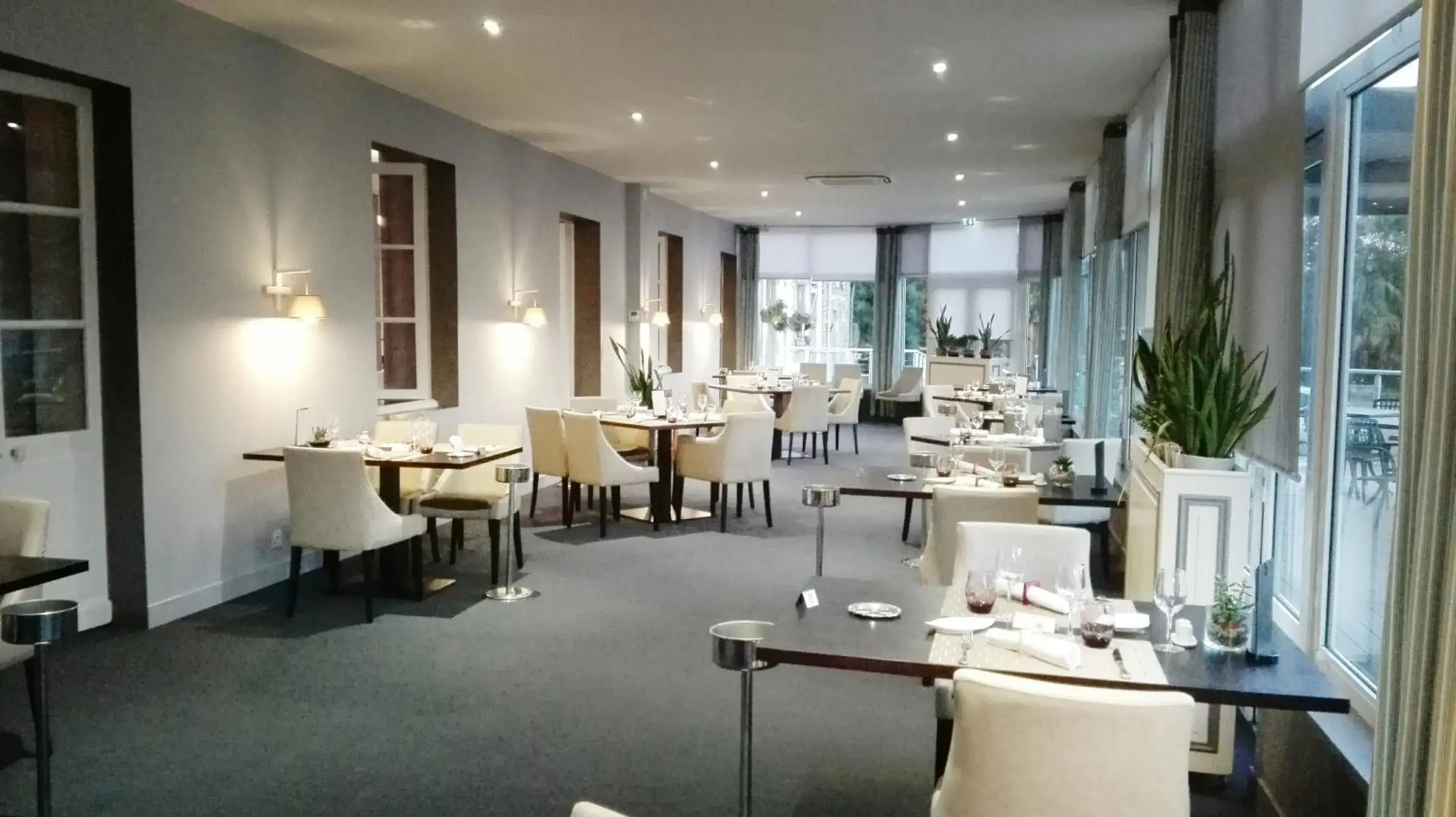 Restaurant/Places to Eat in Logis Au Grand Hotel