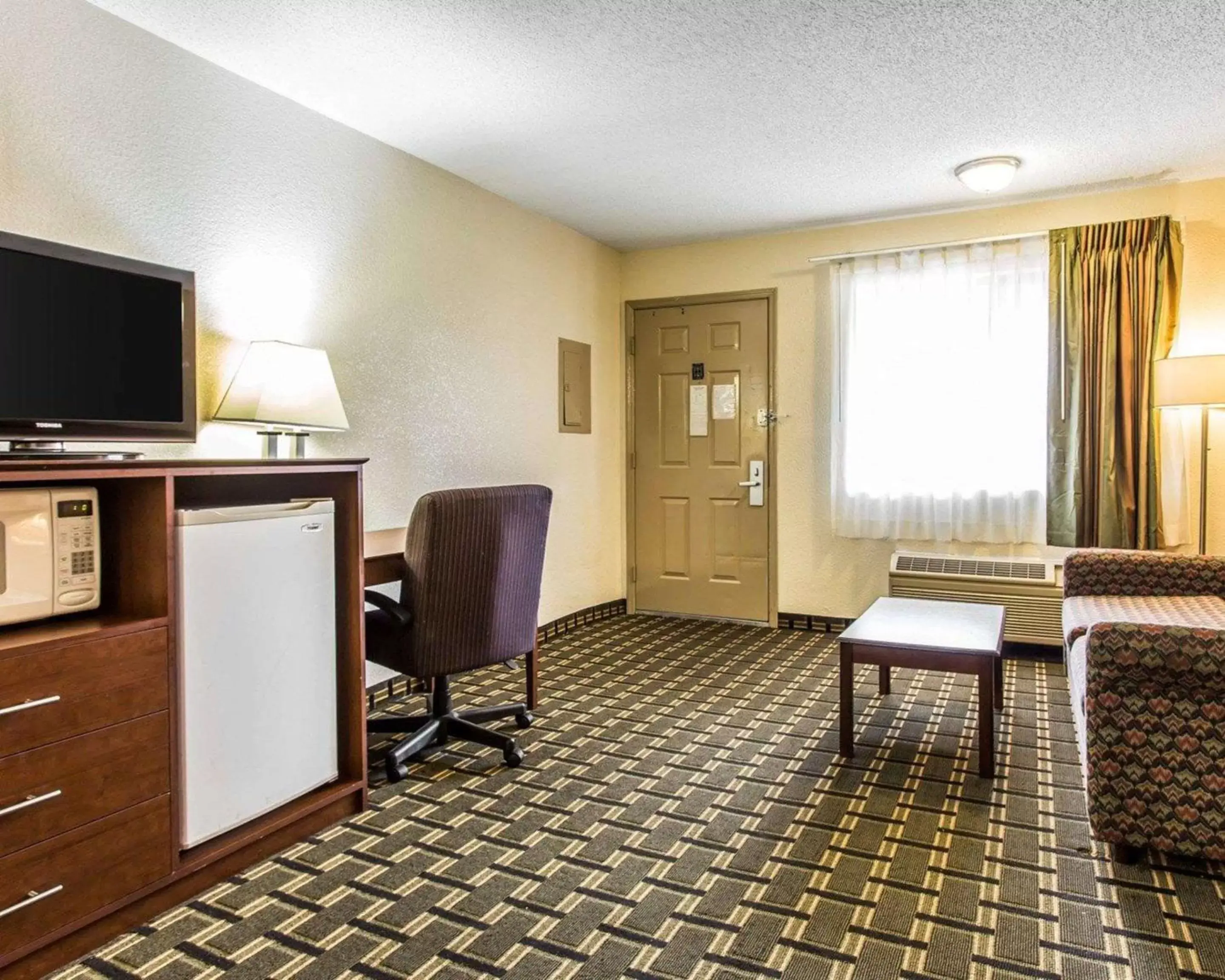 Photo of the whole room, TV/Entertainment Center in Quality Inn & Suites Morrow Atlanta South