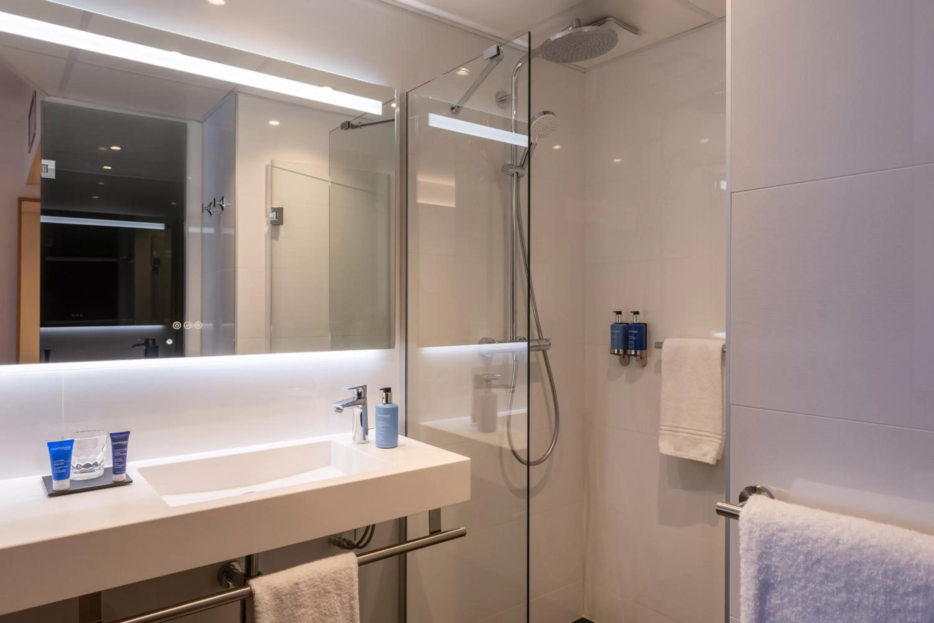 Bathroom in L'Amirauté Brest