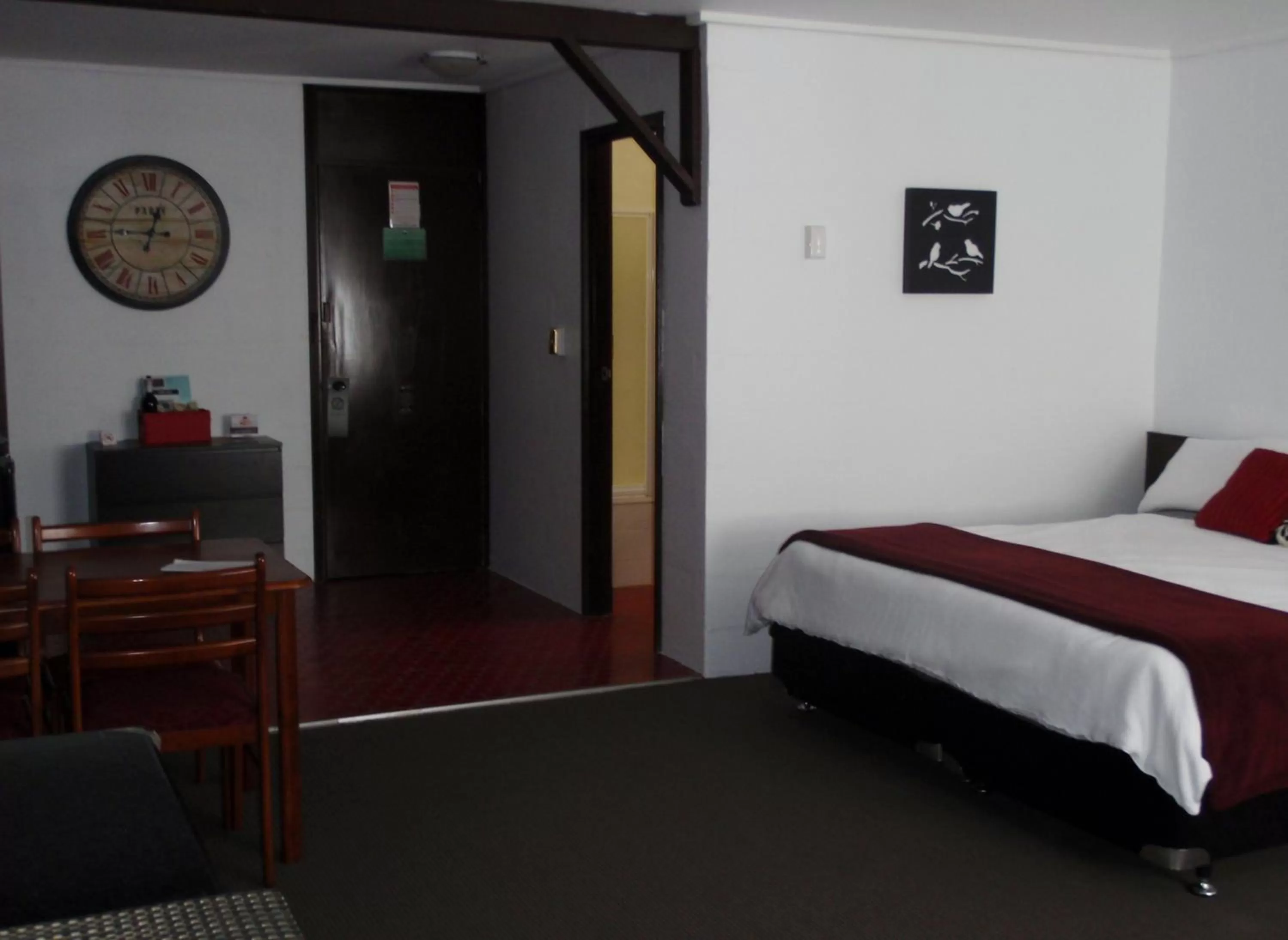 Bedroom, Bed in West Coaster Motel
