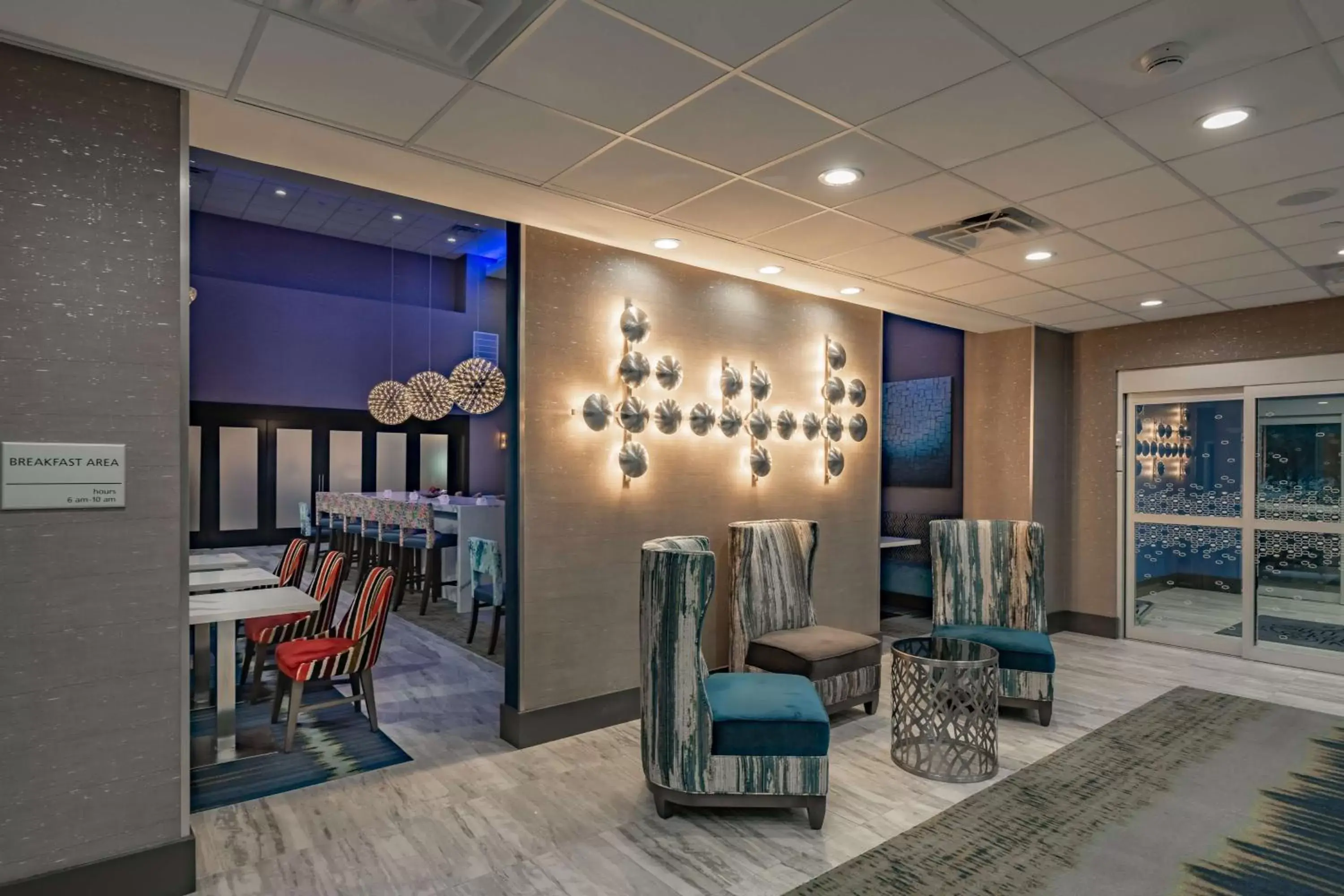 Breakfast, Lobby/Reception in Hampton Inn & Suites Dallas/Plano Central