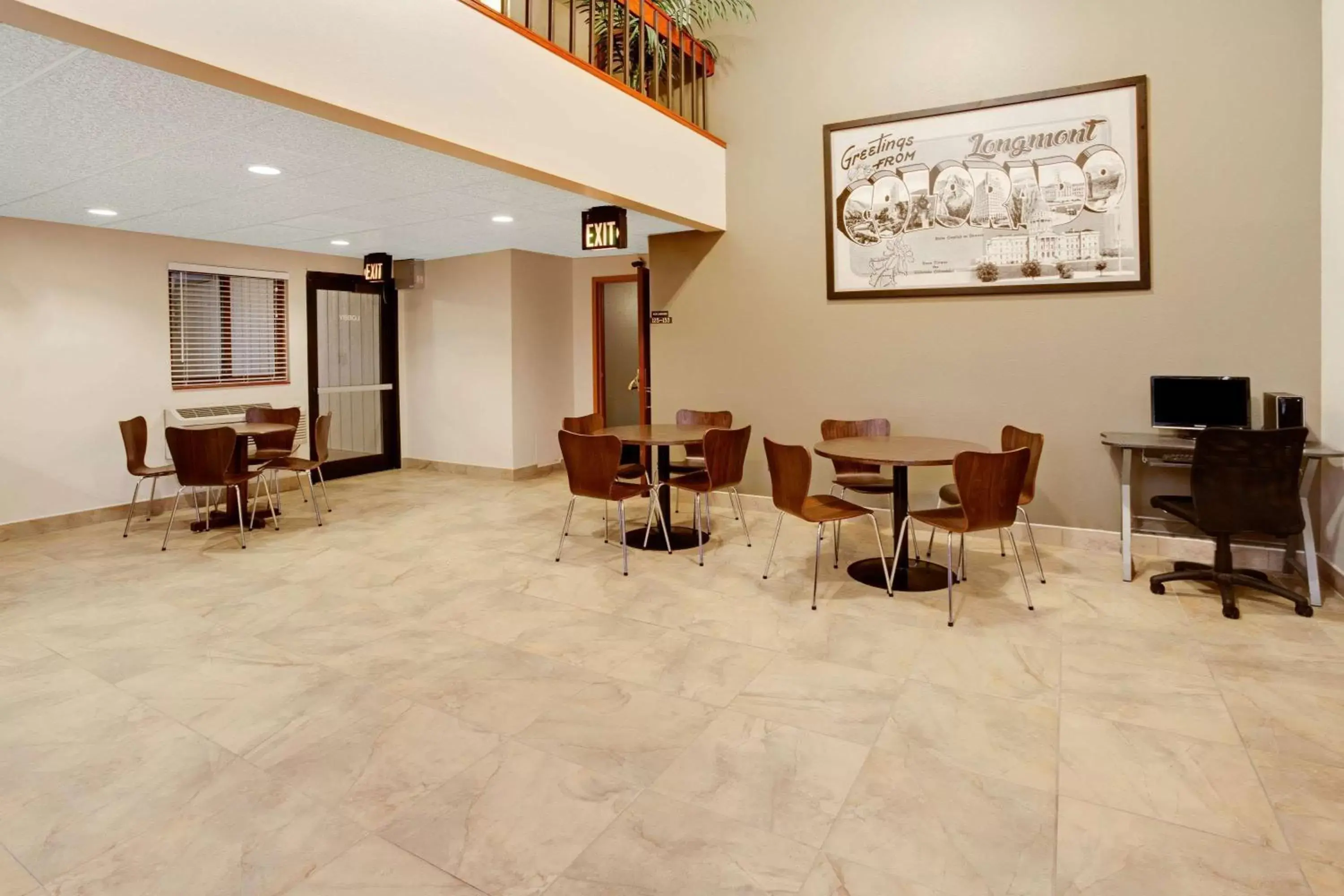 Lobby or reception in Super 8 by Wyndham Longmont/Del Camino