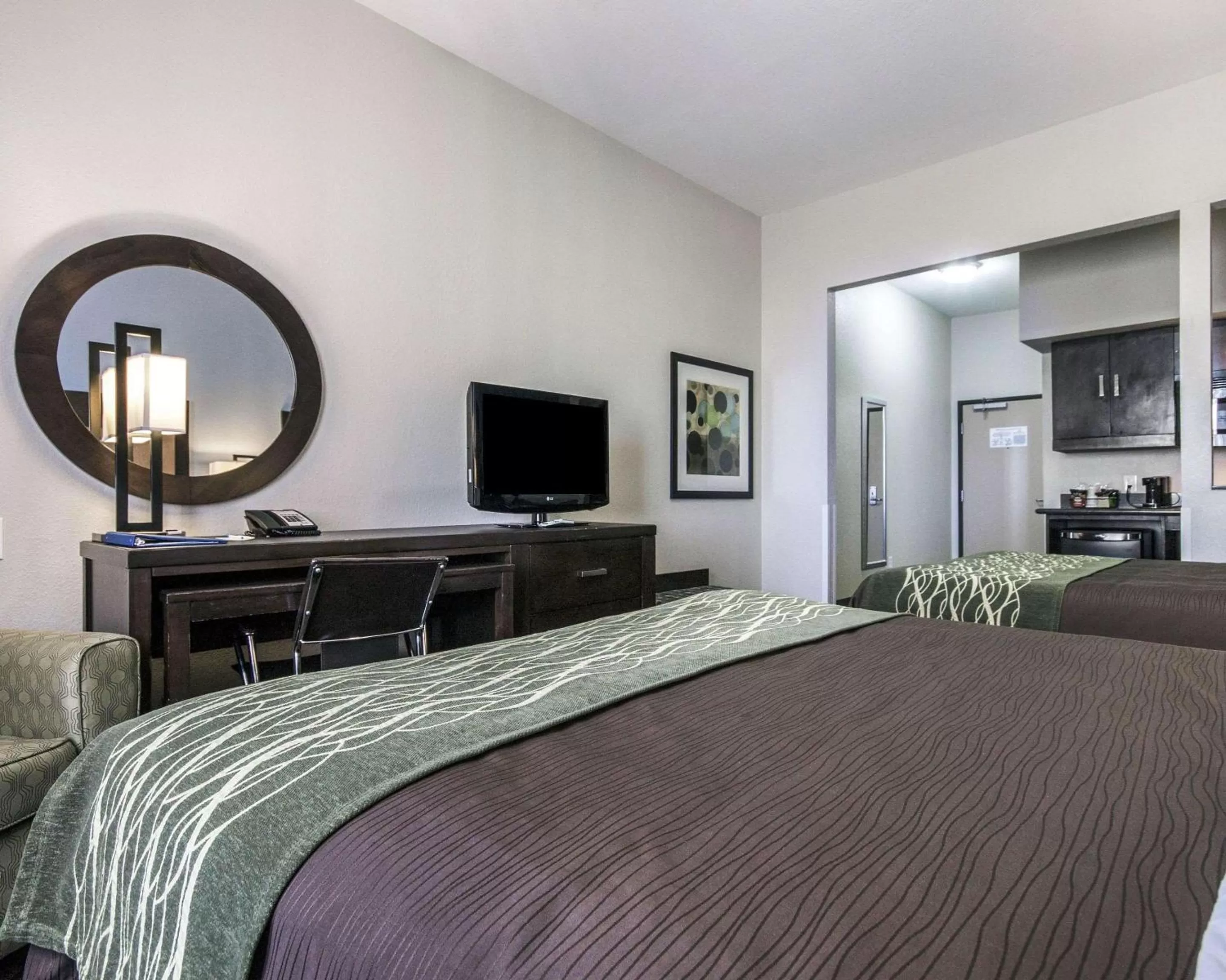 Photo of the whole room, Bed in Comfort Inn & Suites El Paso I-10 Airport Area