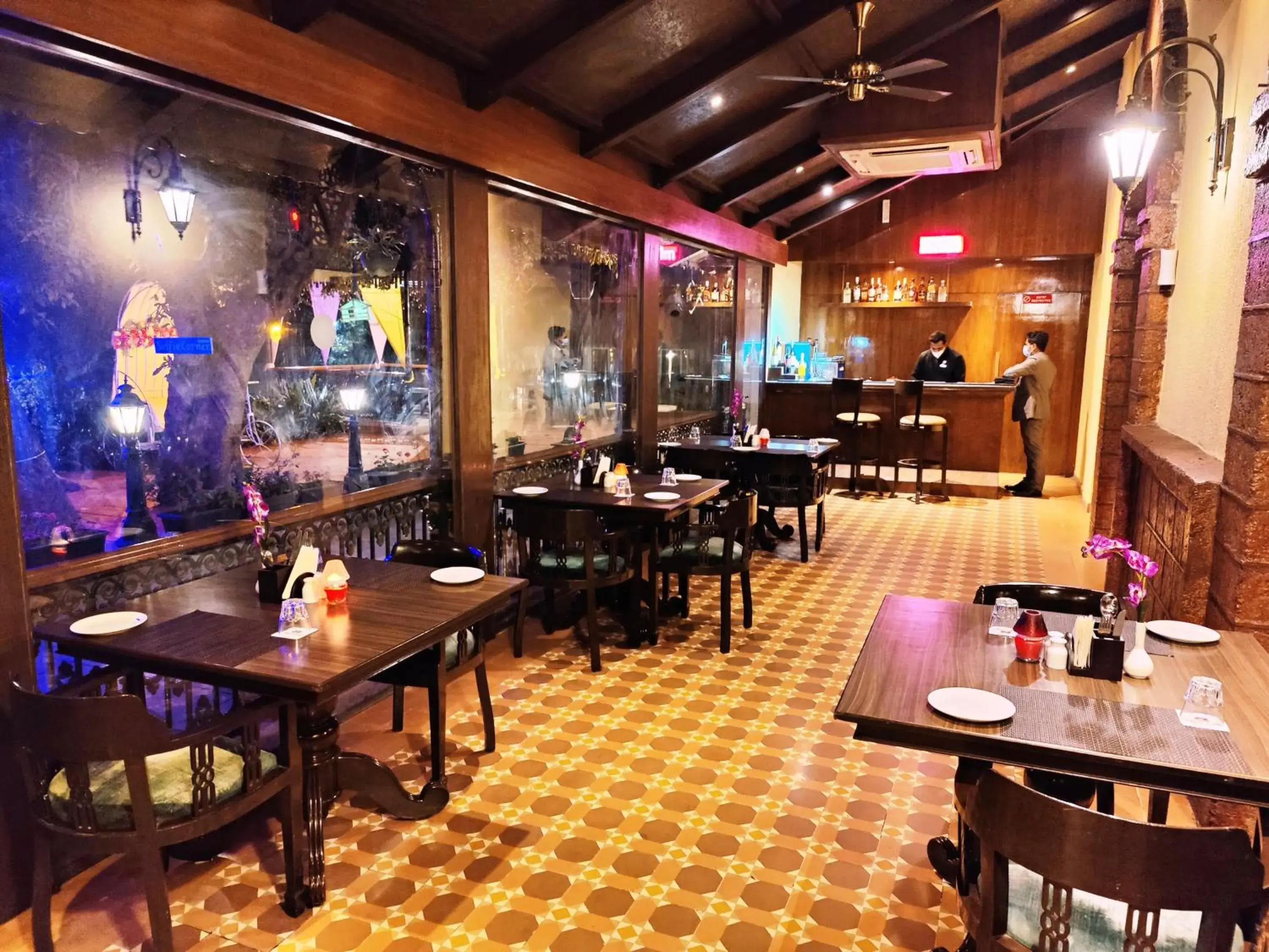 Lounge or bar, Restaurant/Places to Eat in Regenta MPG Club Mahabaleshwar