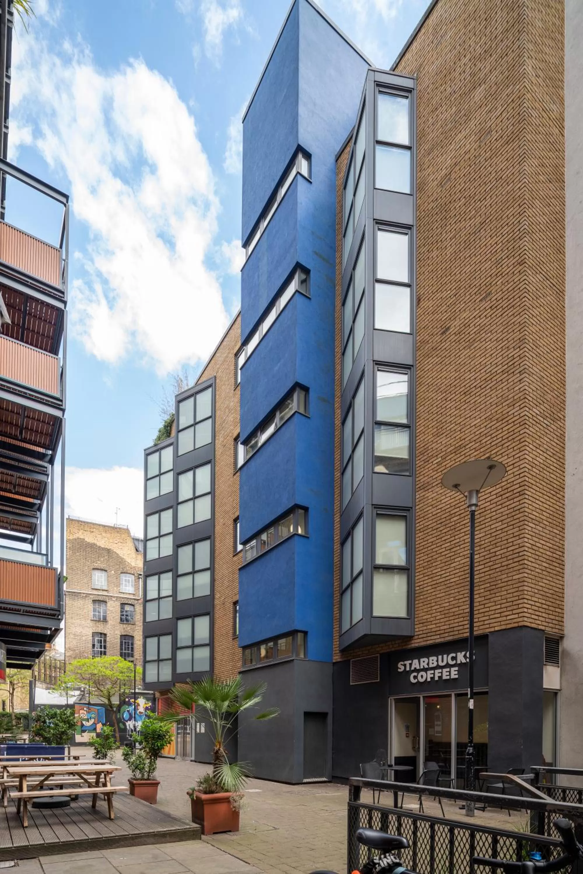 Property Building in Farringdon Laceby apartments