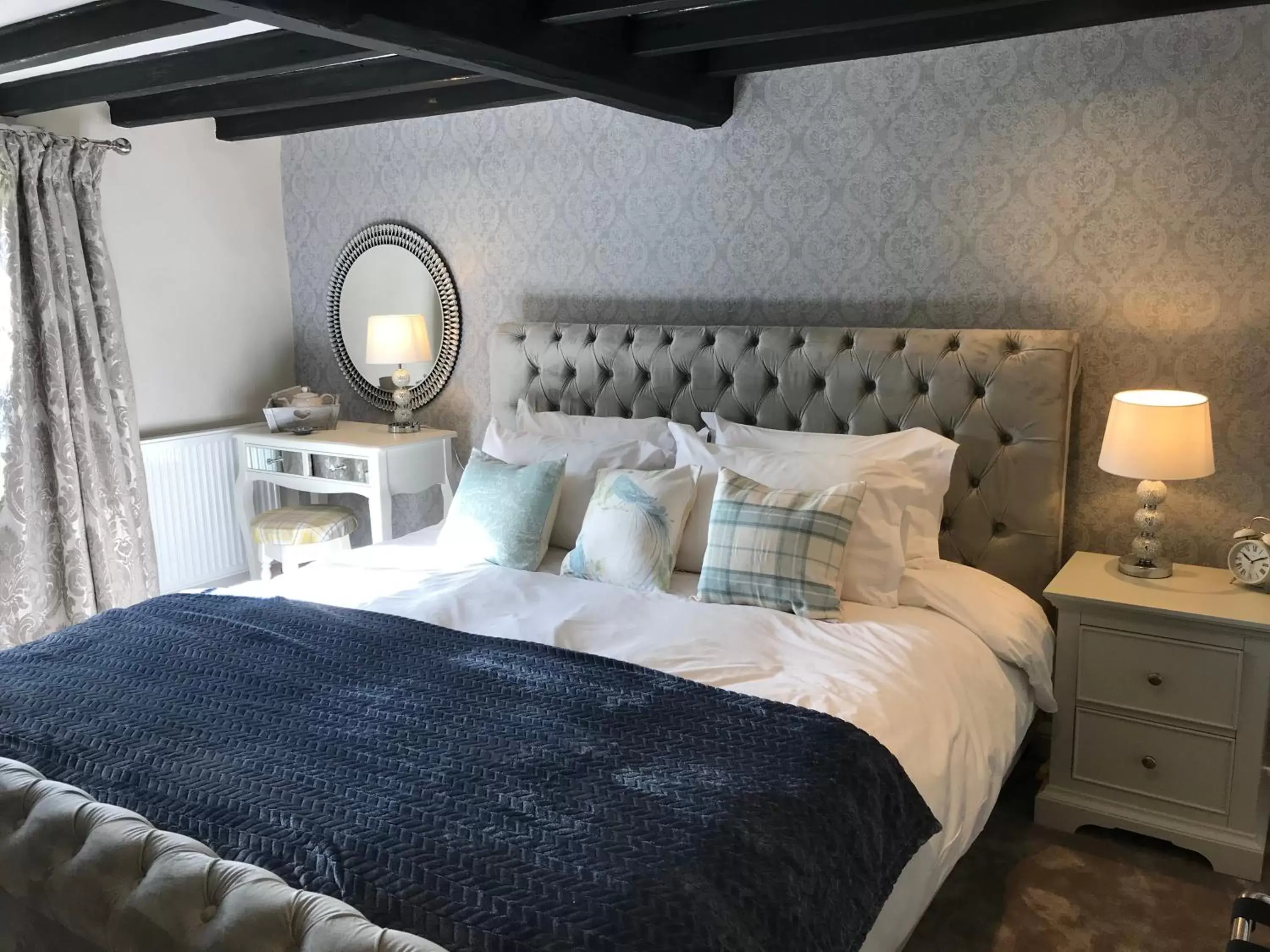 Bedroom, Bed in The White Horse Inn