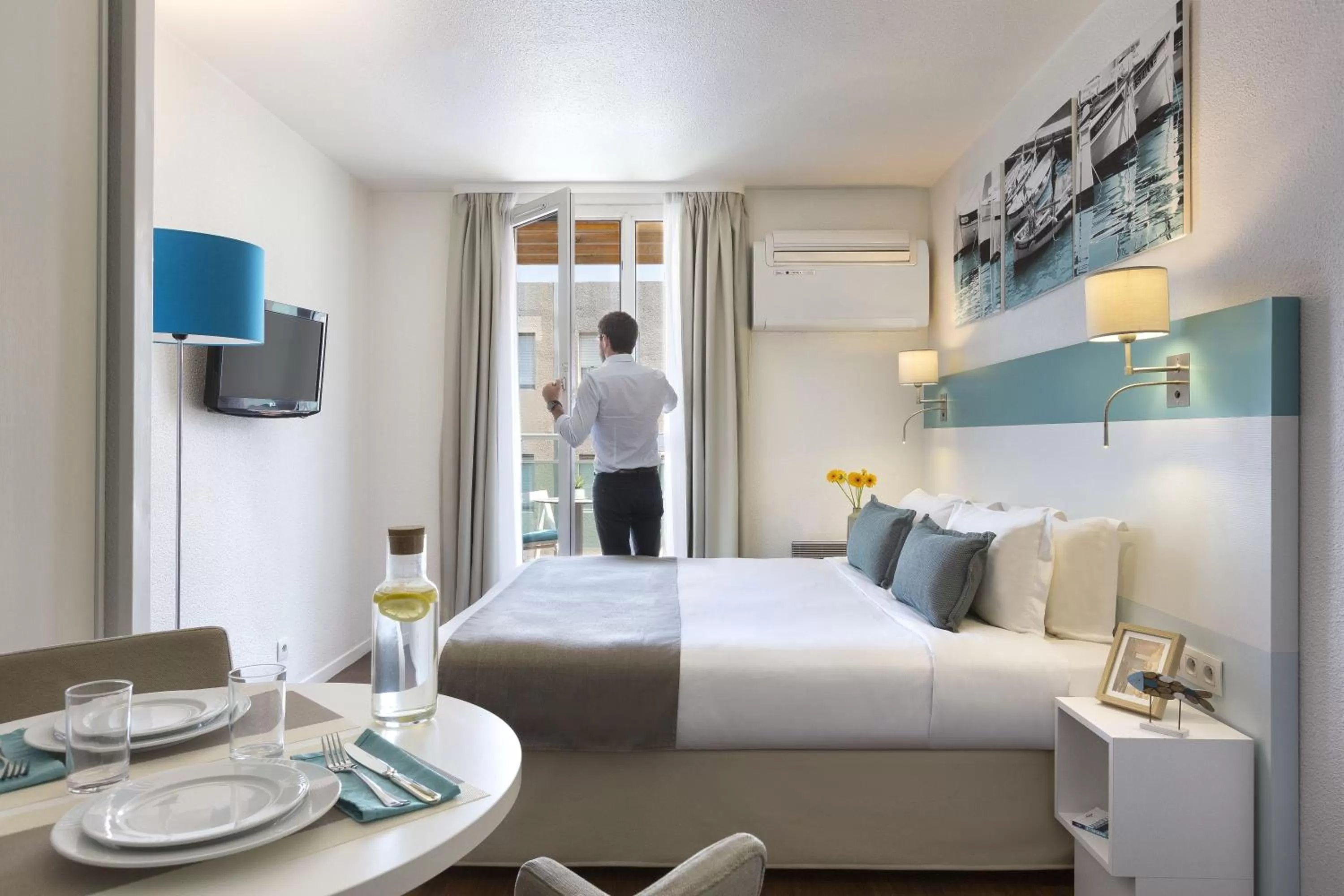 Bedroom in Citadines Castellane Marseille