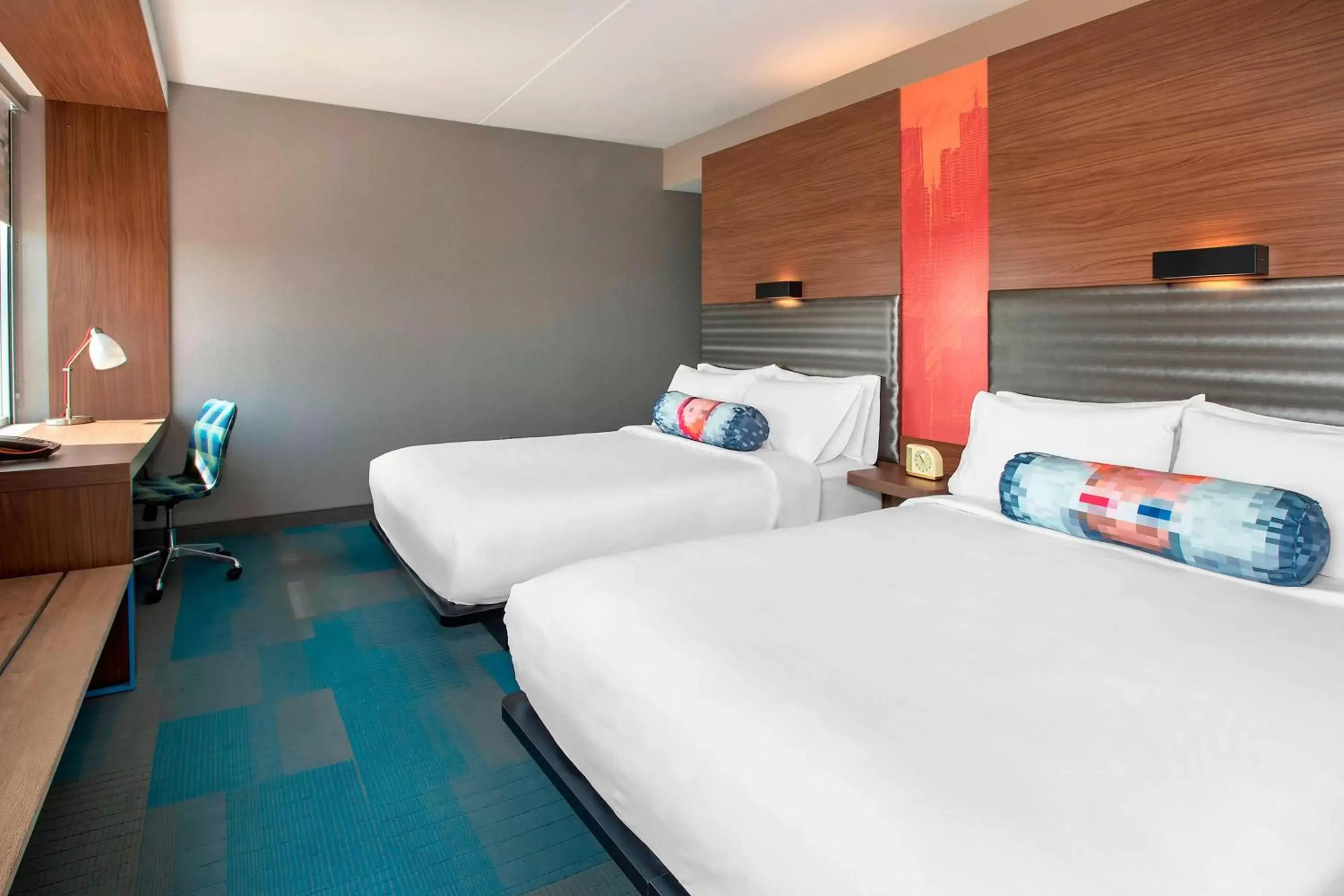Photo of the whole room, Bed in Aloft Buffalo Airport