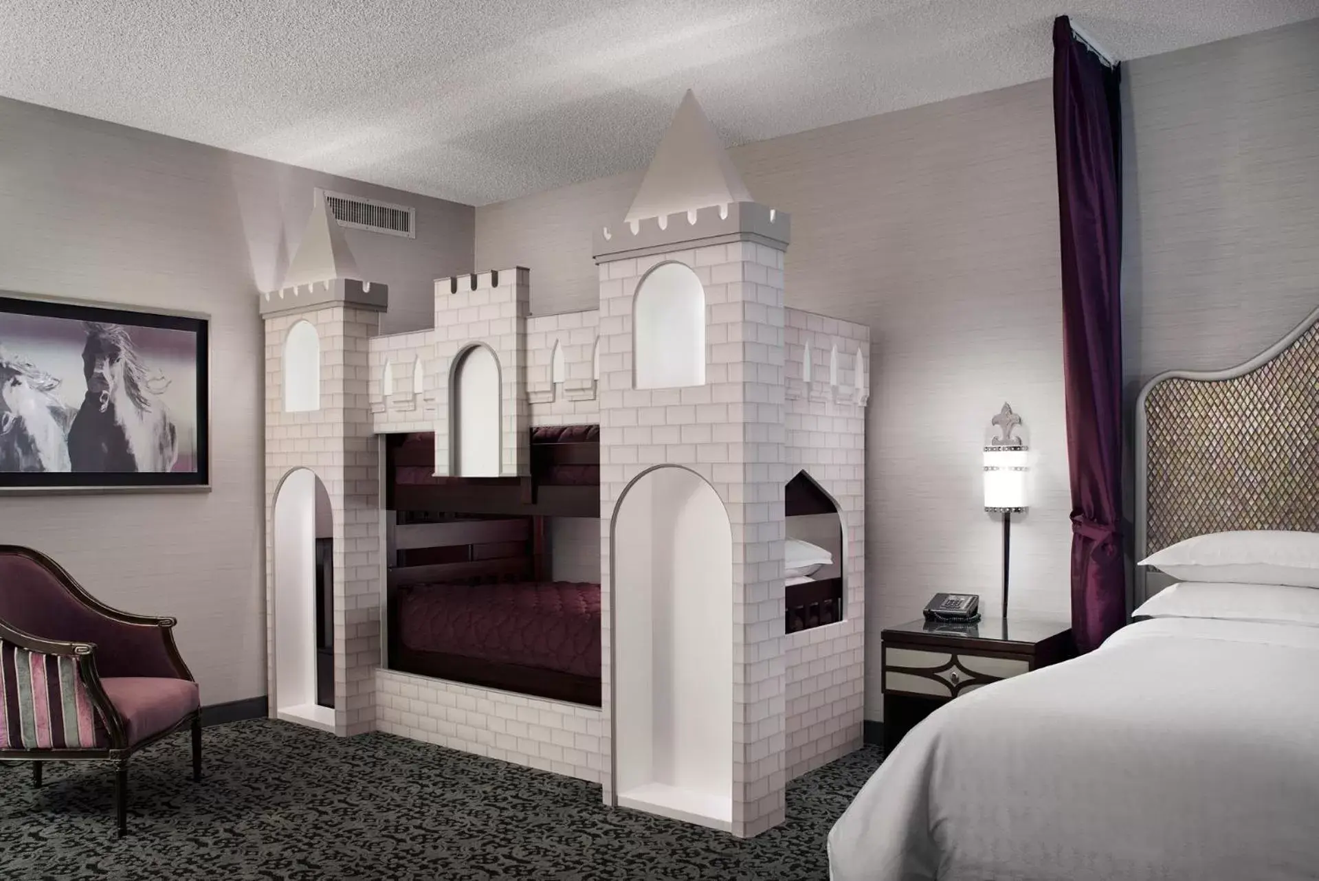 Bedroom, Bed in Anaheim Majestic Garden Hotel