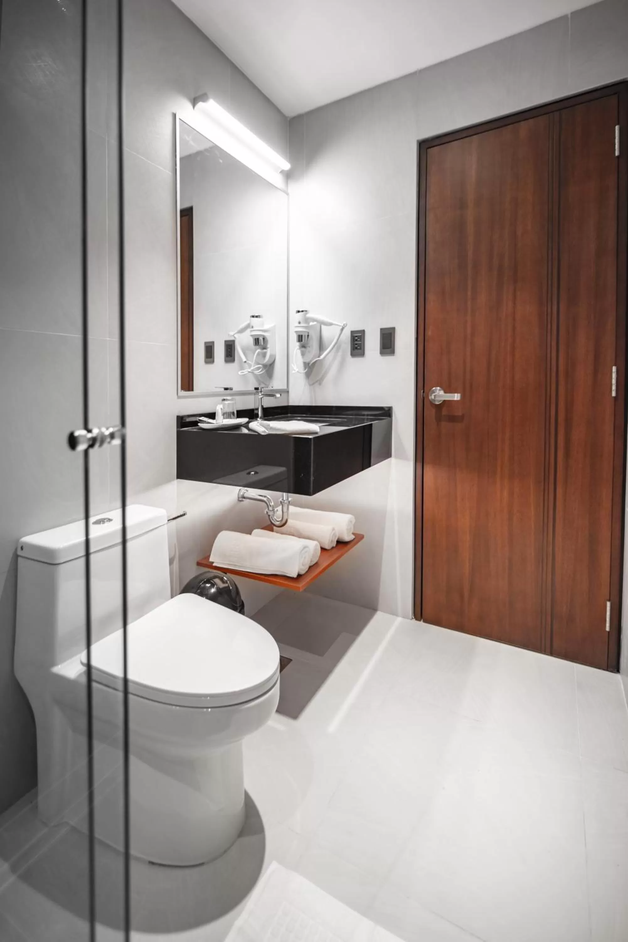 Toilet in Mitru Express Hotel