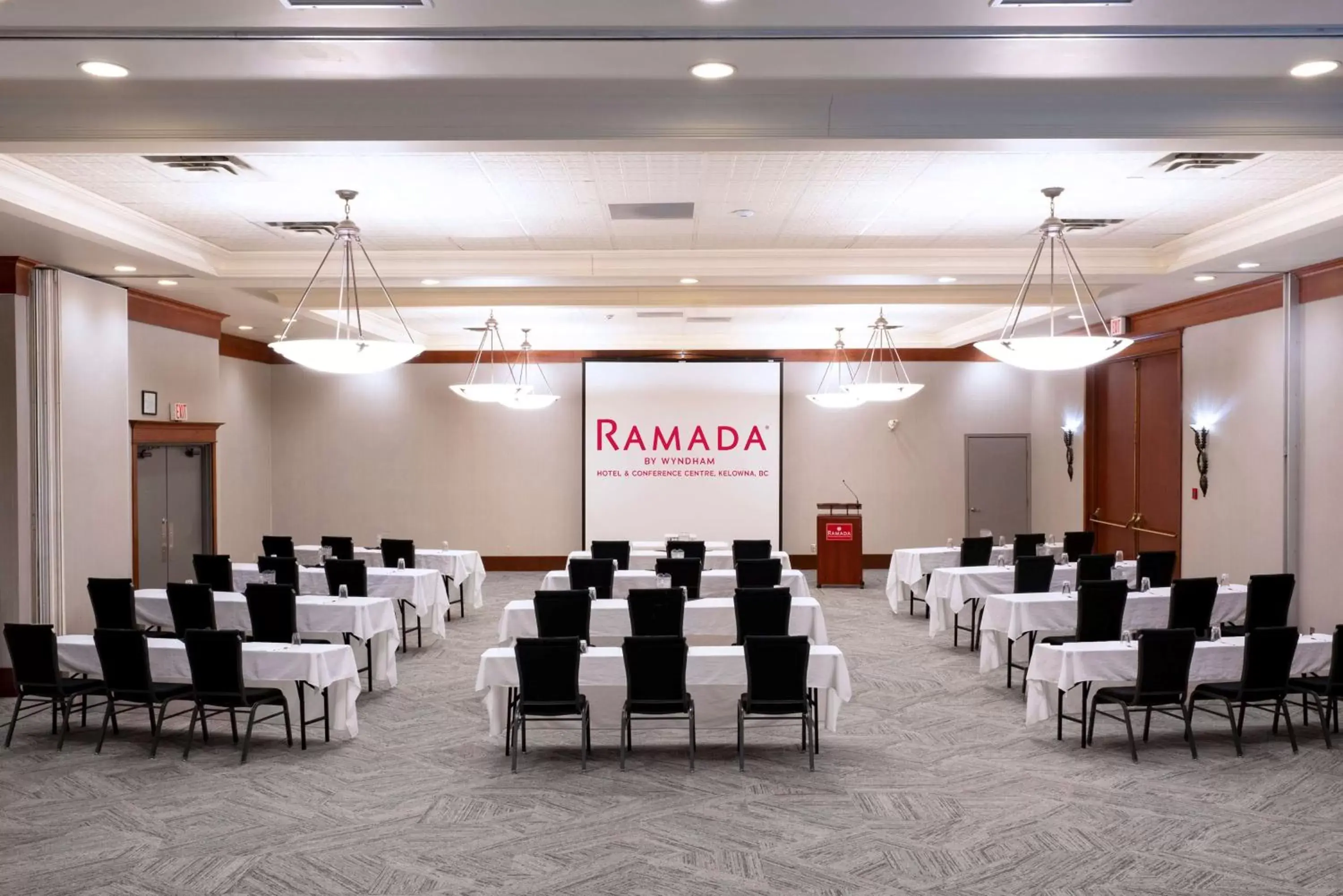 Meeting/conference room in Ramada by Wyndham Penticton Hotel & Suites