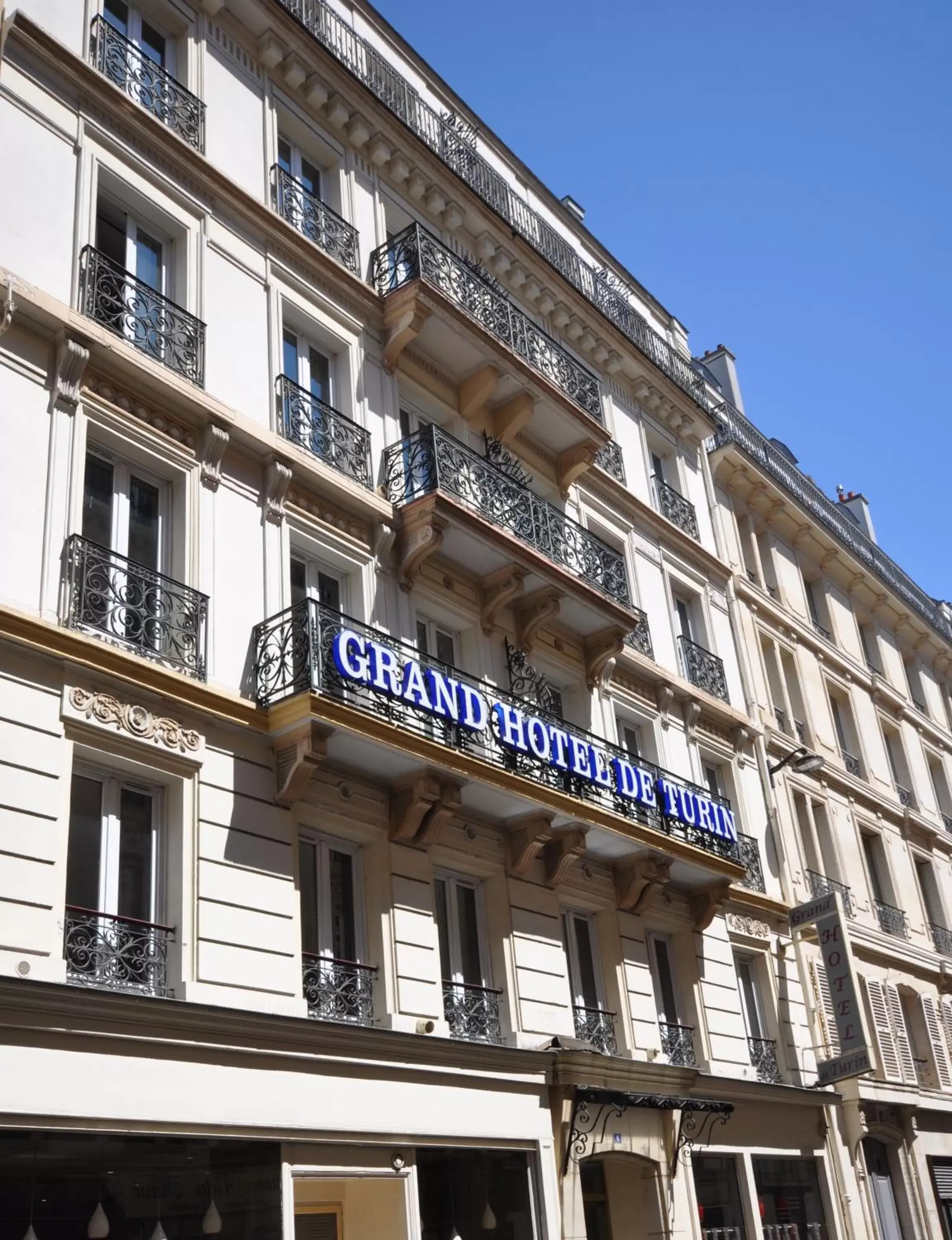 Facade/entrance, Property Building in Grand Hôtel De Turin