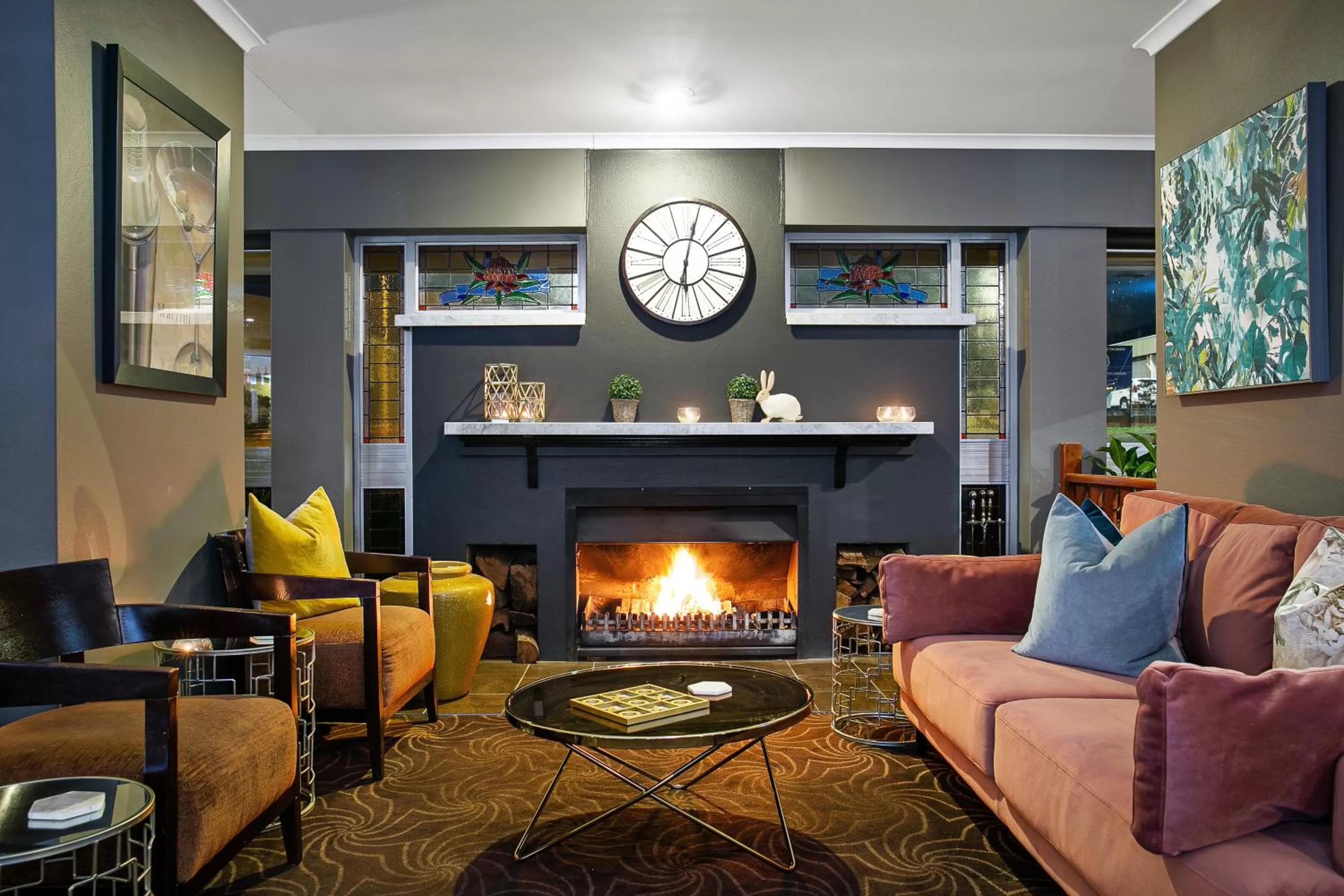 Communal lounge/ TV room in Best Western Sanctuary Inn