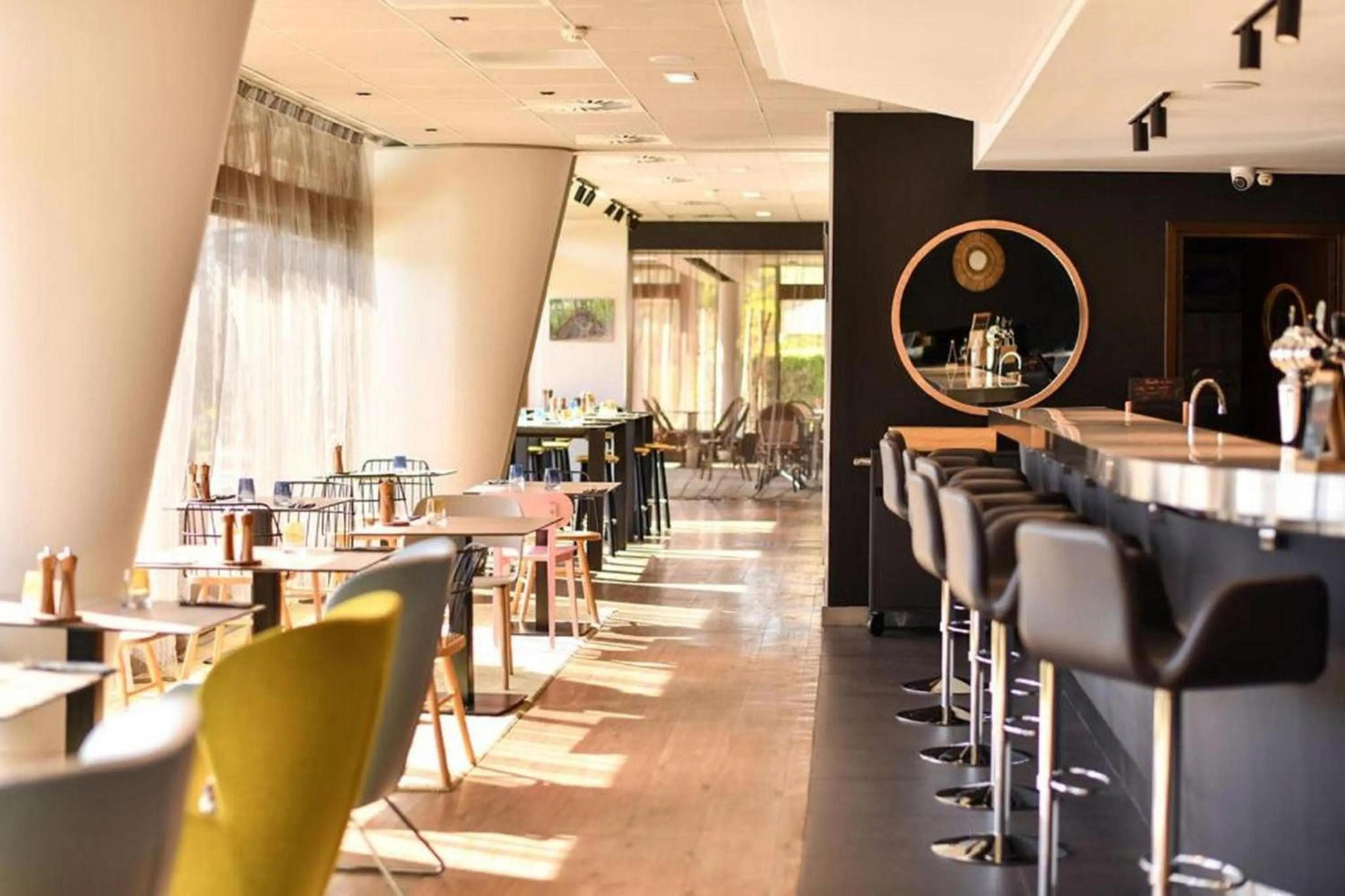 Restaurant/places to eat in Novotel Paris Créteil Le Lac