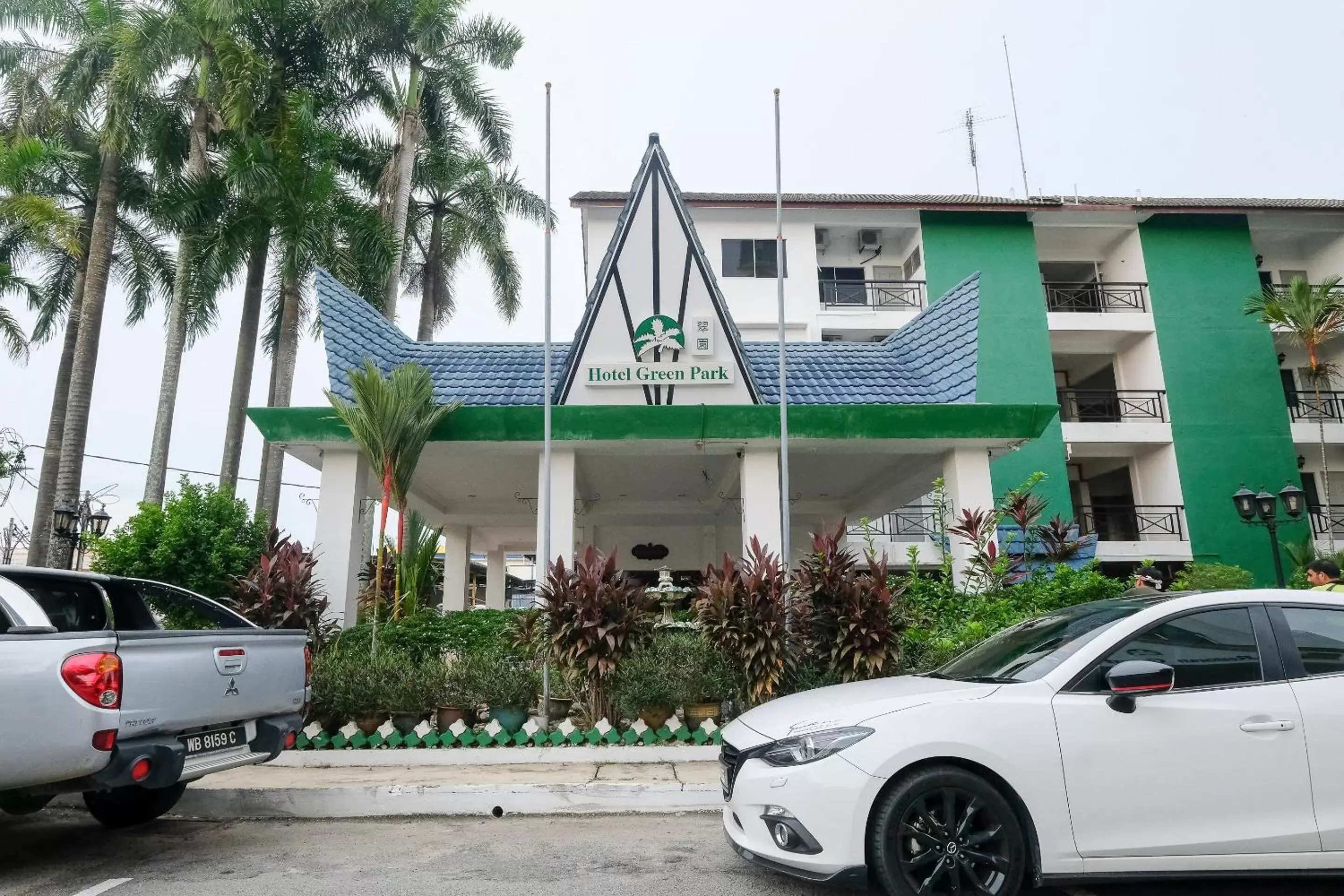 Facade/entrance, Property Building in Super OYO 1236 Hotel Green Park