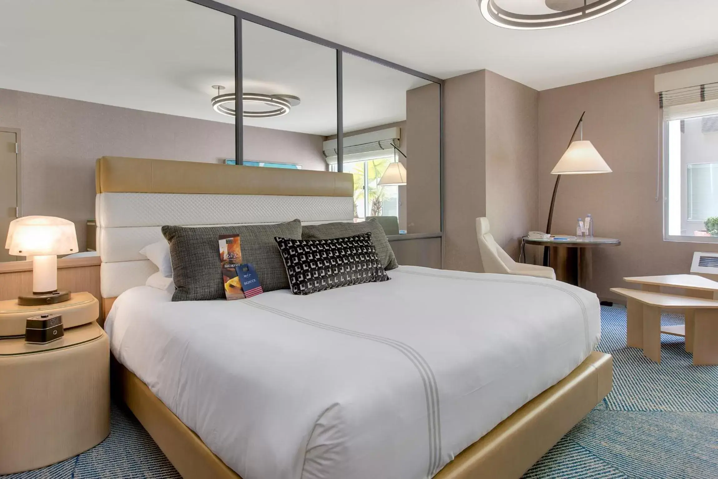 Bedroom, Bed in Hotel Zoe Fisherman's Wharf