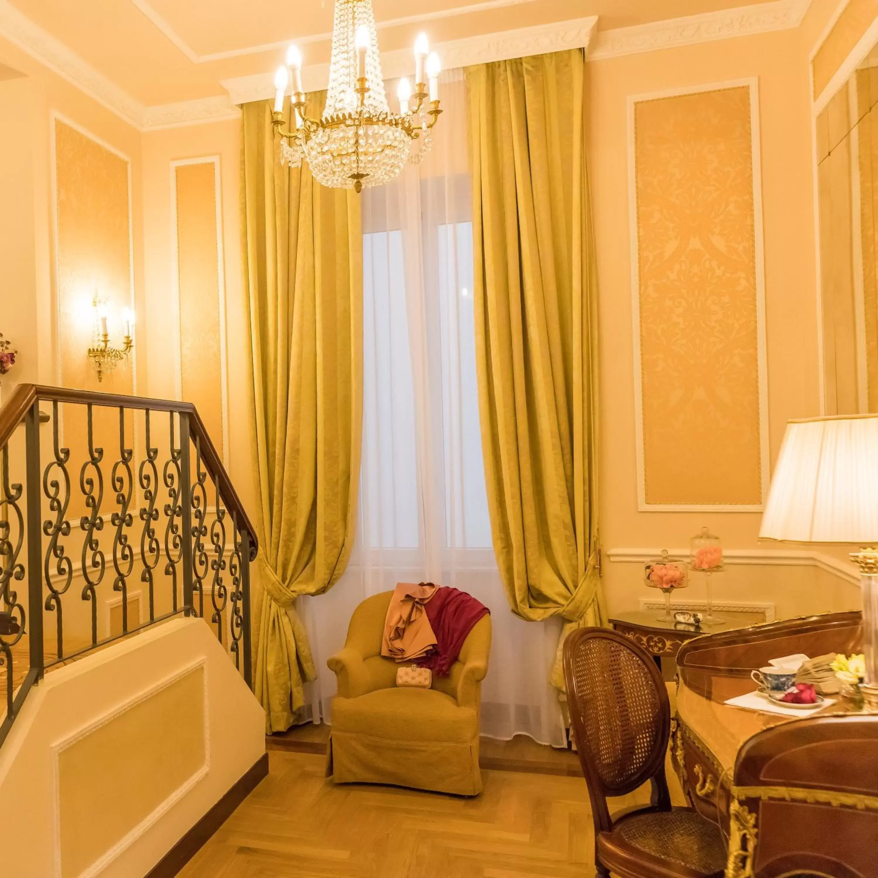 Seating Area in Hotel Bernini Palace