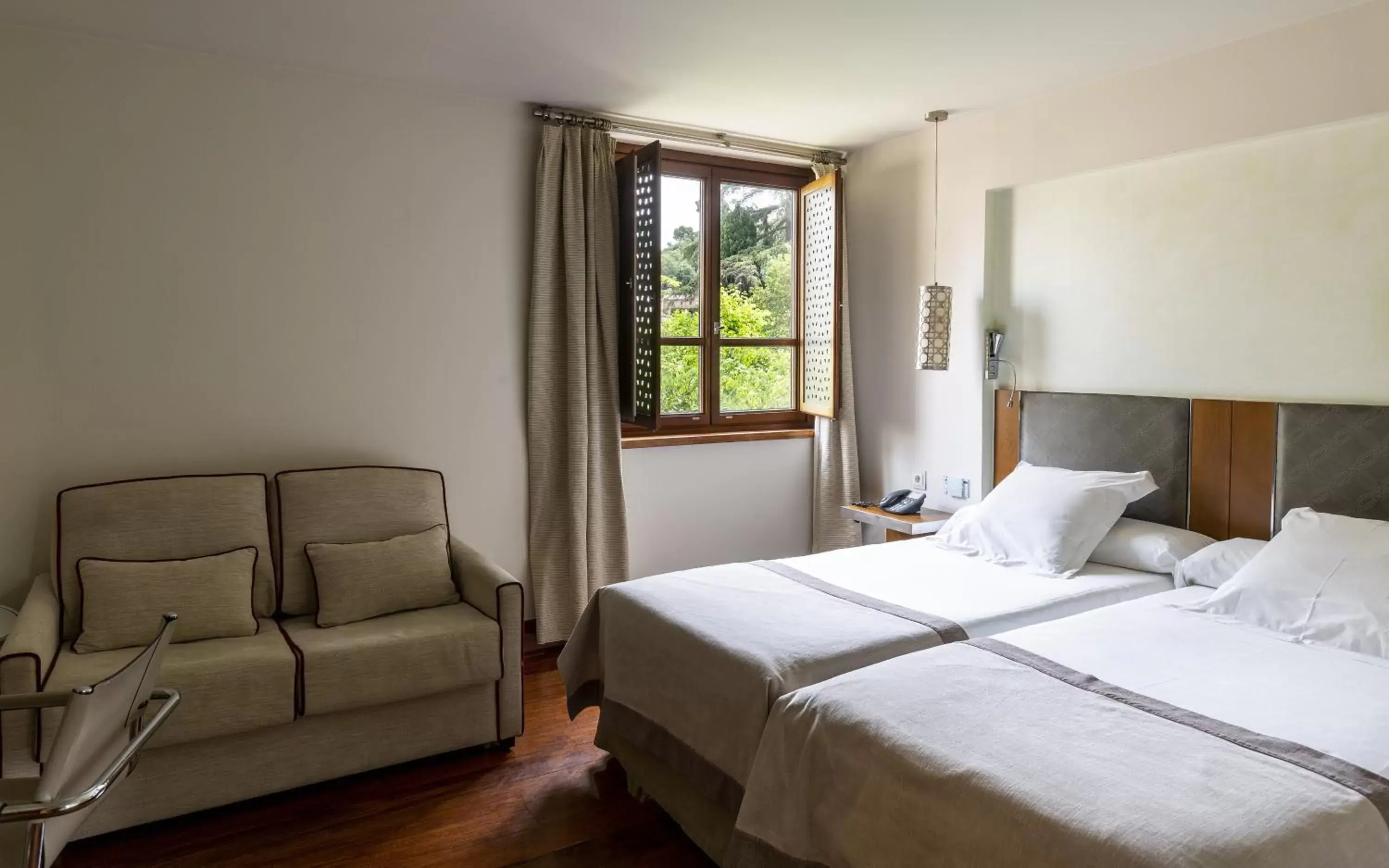 Bedroom, Bed in Parador de Granada