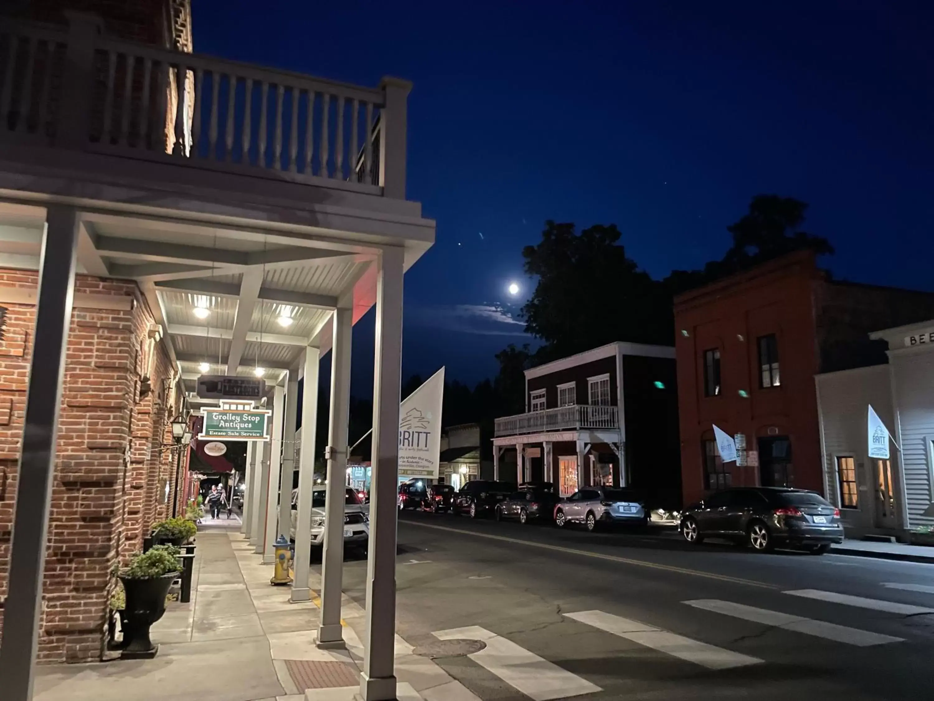 Street view in McCully House Inn