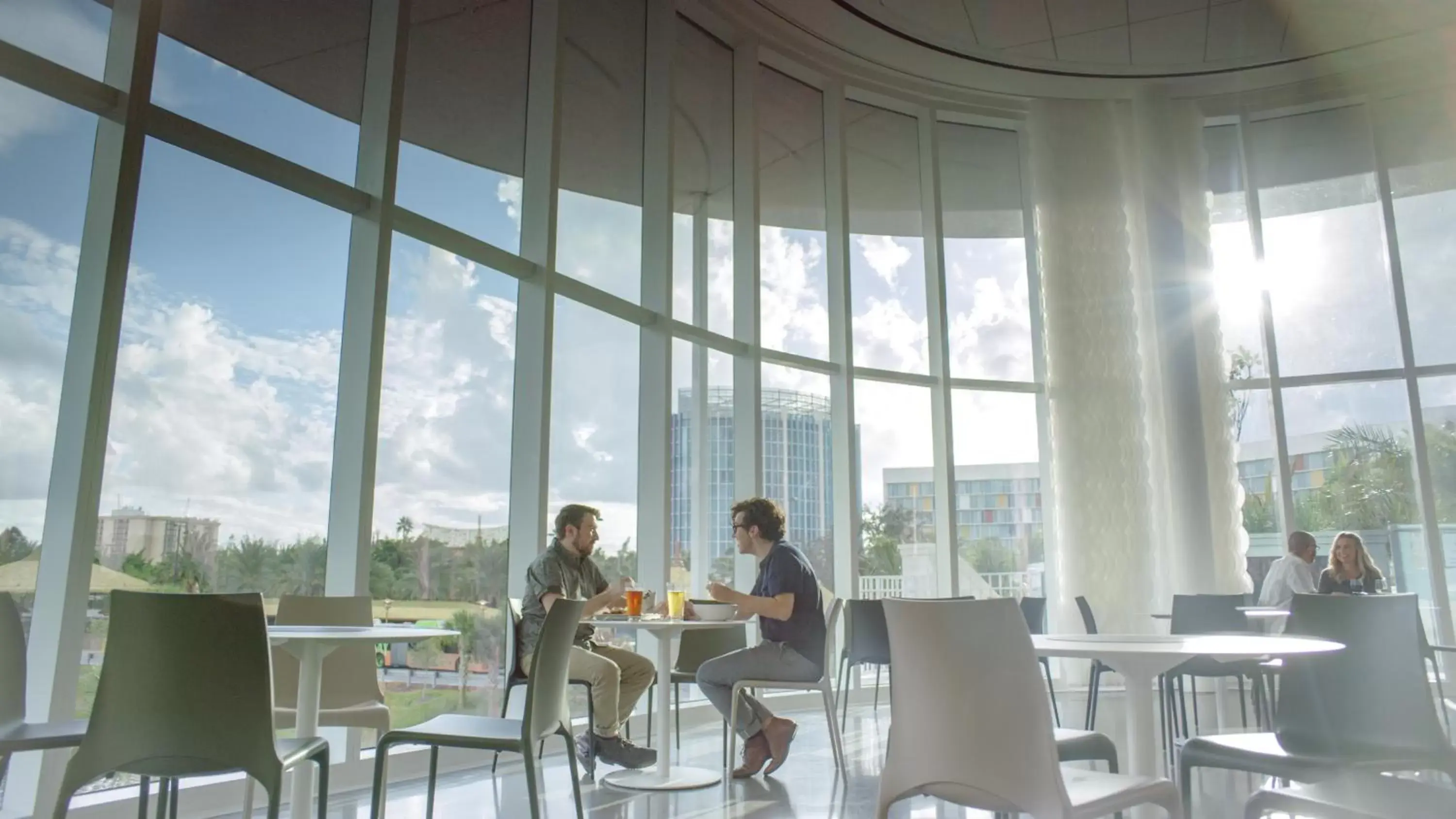 Restaurant/places to eat in Universal's Aventura Hotel