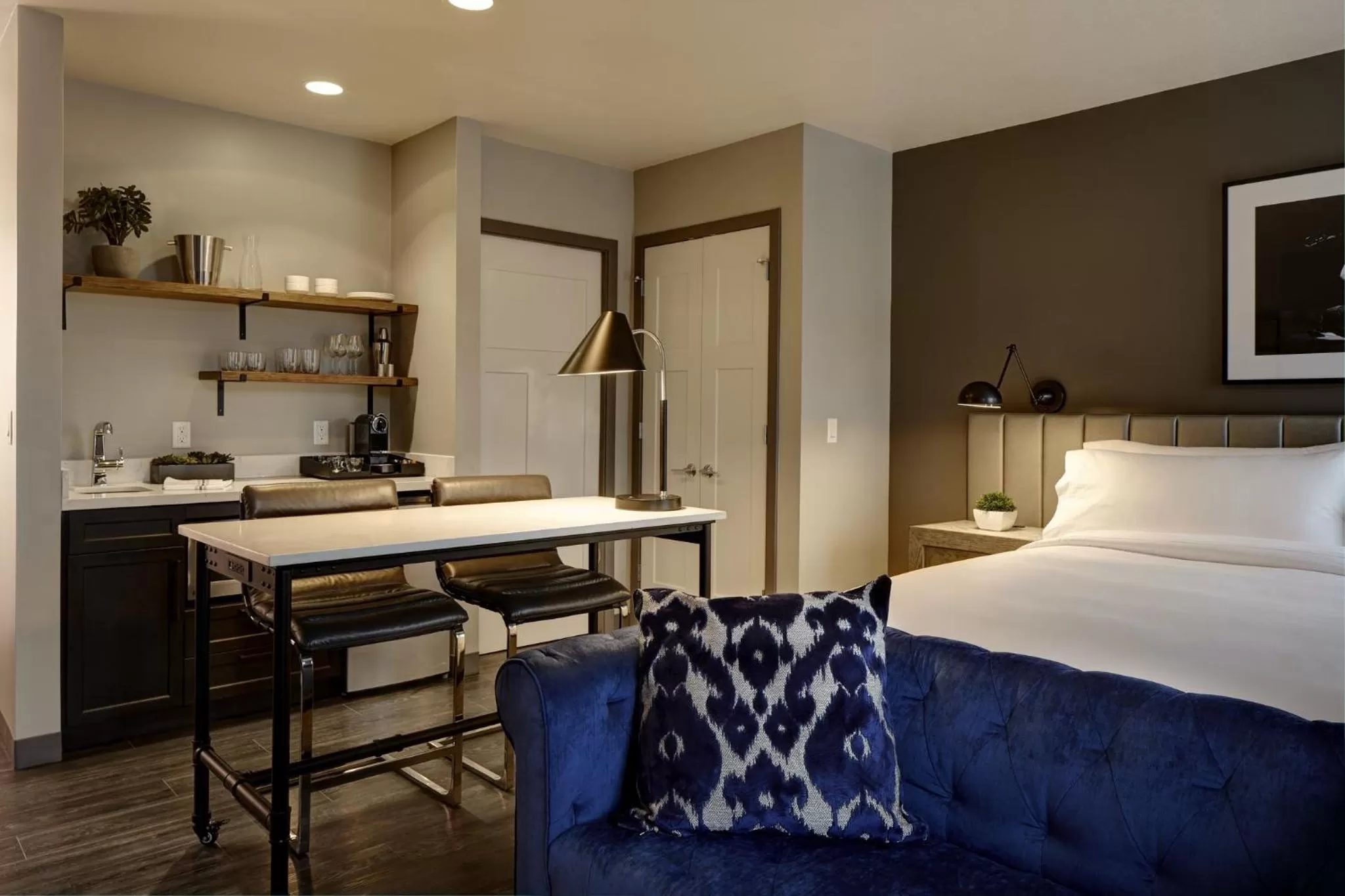 Photo of the whole room, Bed in Archer Hotel Florham Park