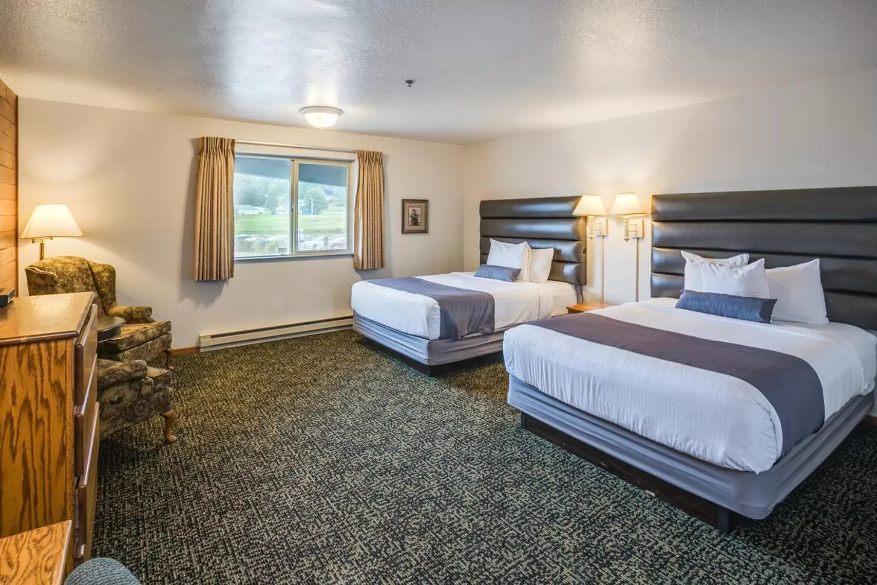 Queen Room with Two Queen Beds - Hillside View in Adobe Resort