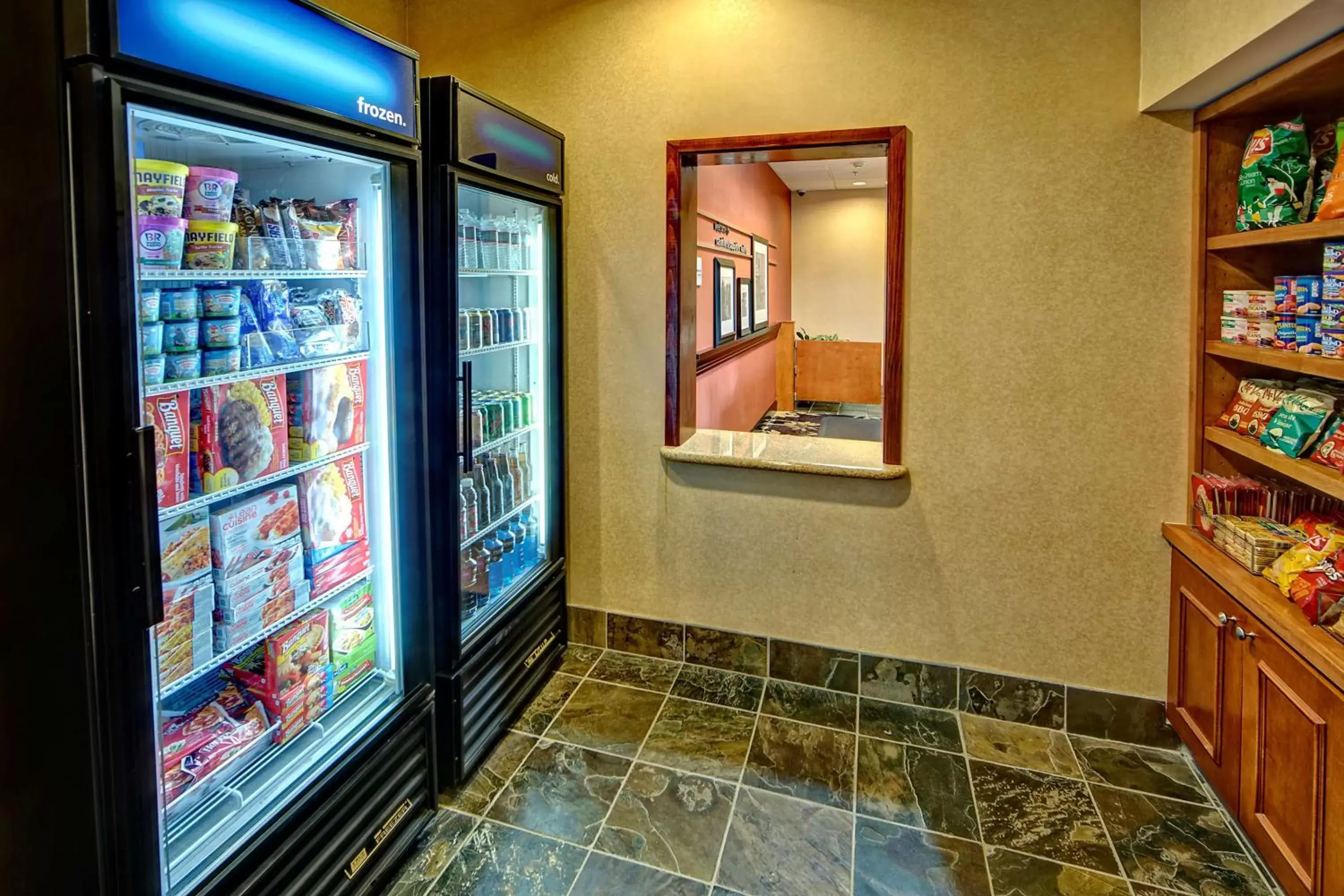 Restaurant/places to eat in Hampton Inn & Suites Cashiers - Sapphire Valley Restaurant/places to eat in Hampton Inn & Suites Cashiers - Sapphire Valley