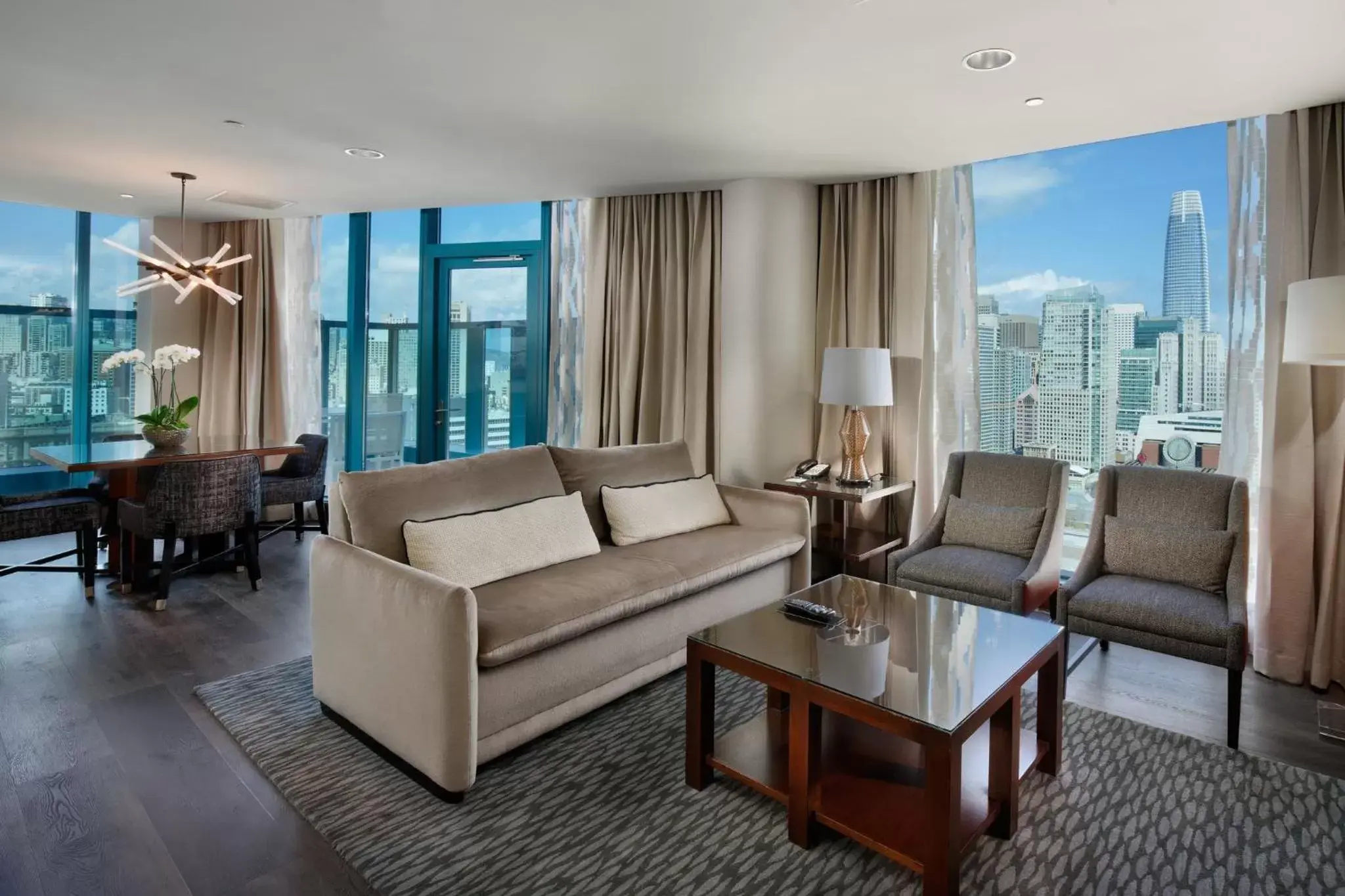 Photo of the whole room, Seating Area in InterContinental San Francisco, an IHG Hotel