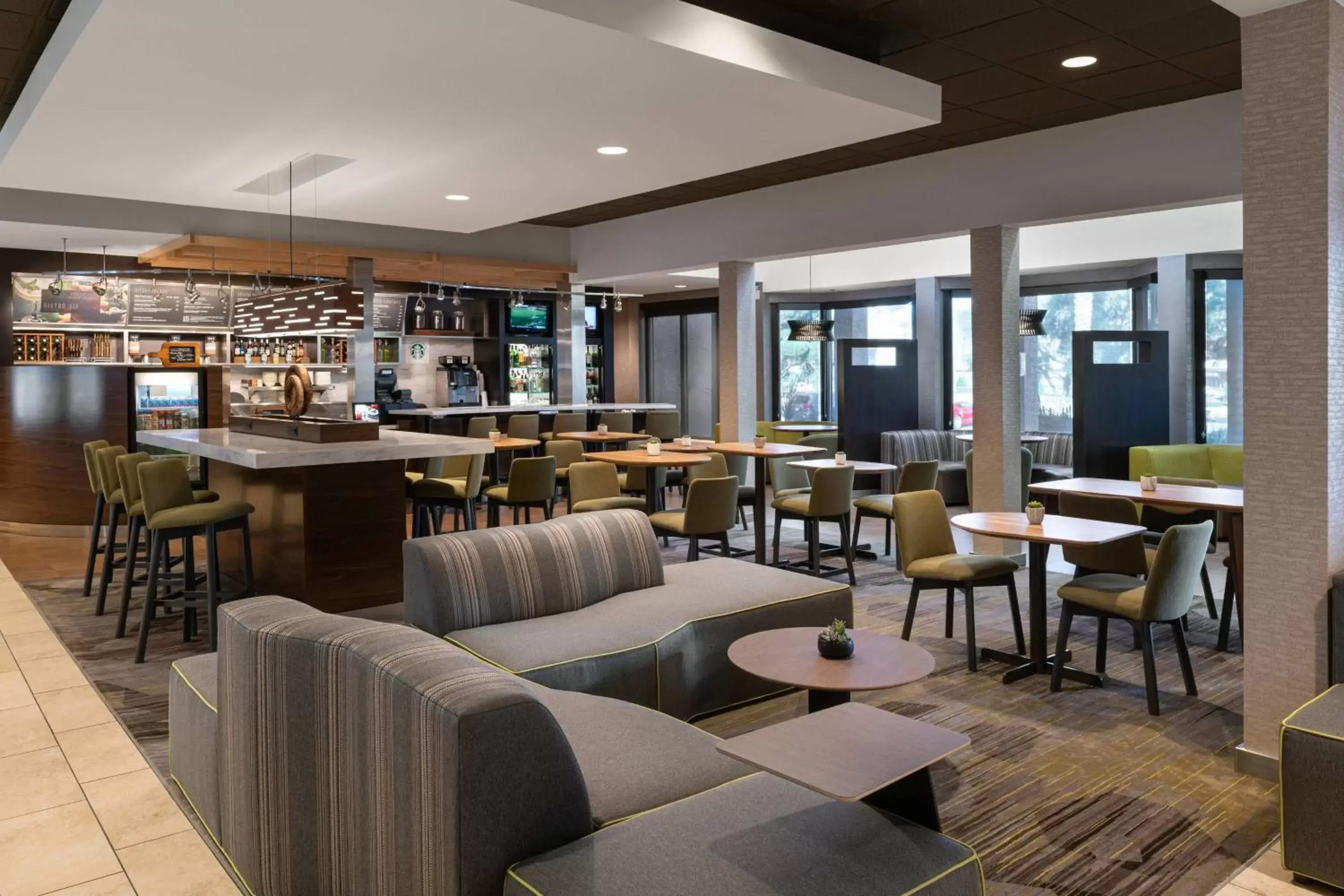 Lobby or reception, Lounge/Bar in Courtyard by Marriott Las Vegas Convention Center