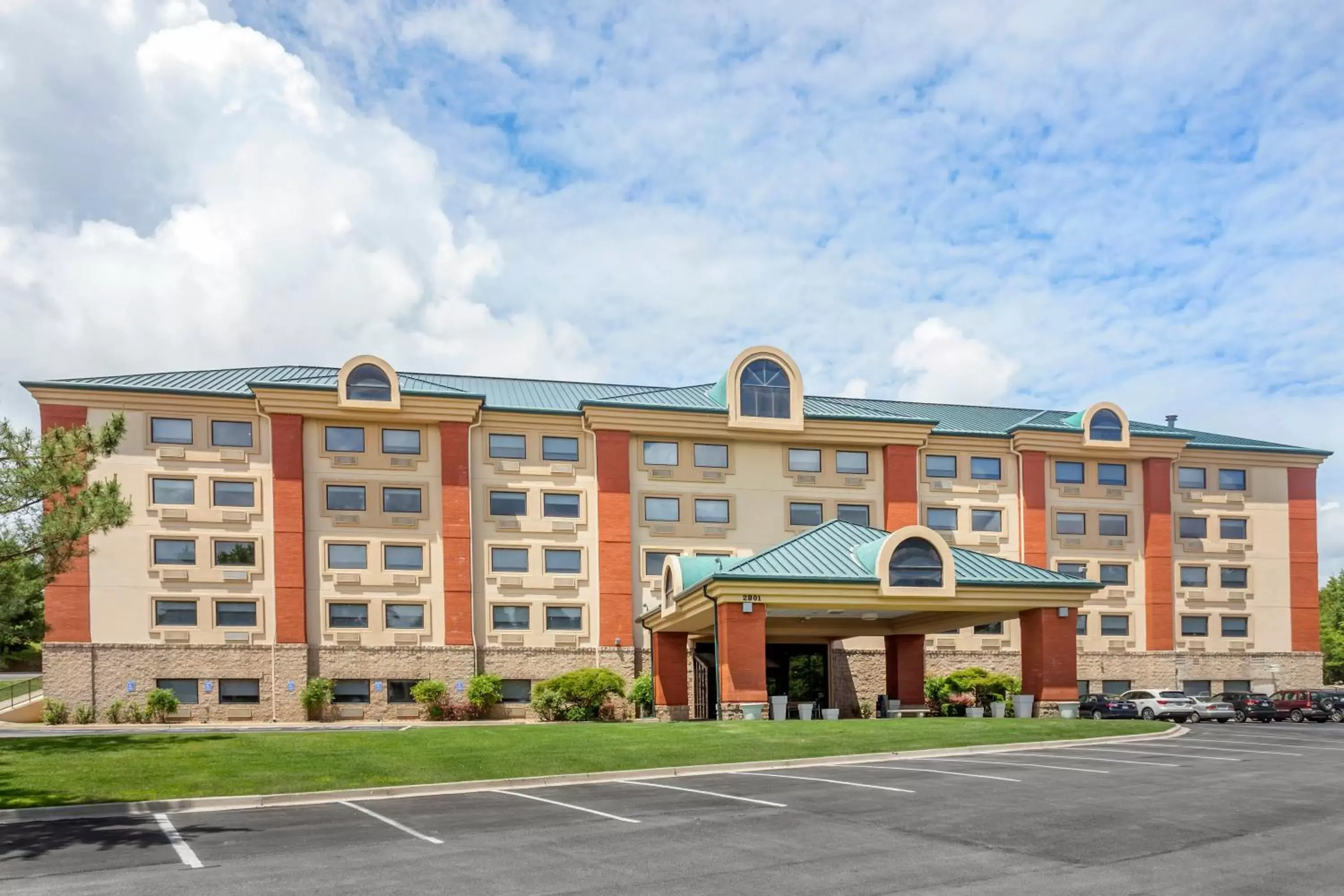 Property Building in Holiday Inn Express Branson- Green Mountain Drive, an IHG Hotel